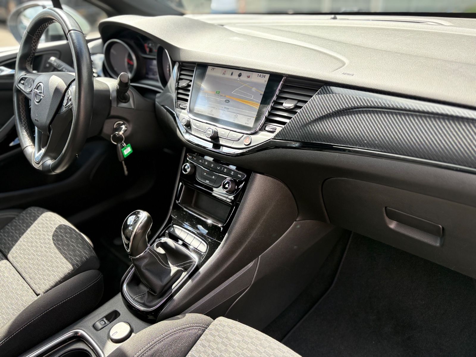 Fahrzeugabbildung Opel ASTRA K LIM*DYNAMIC*VOLL-LED*PDC*ERGO SITZE*TOP