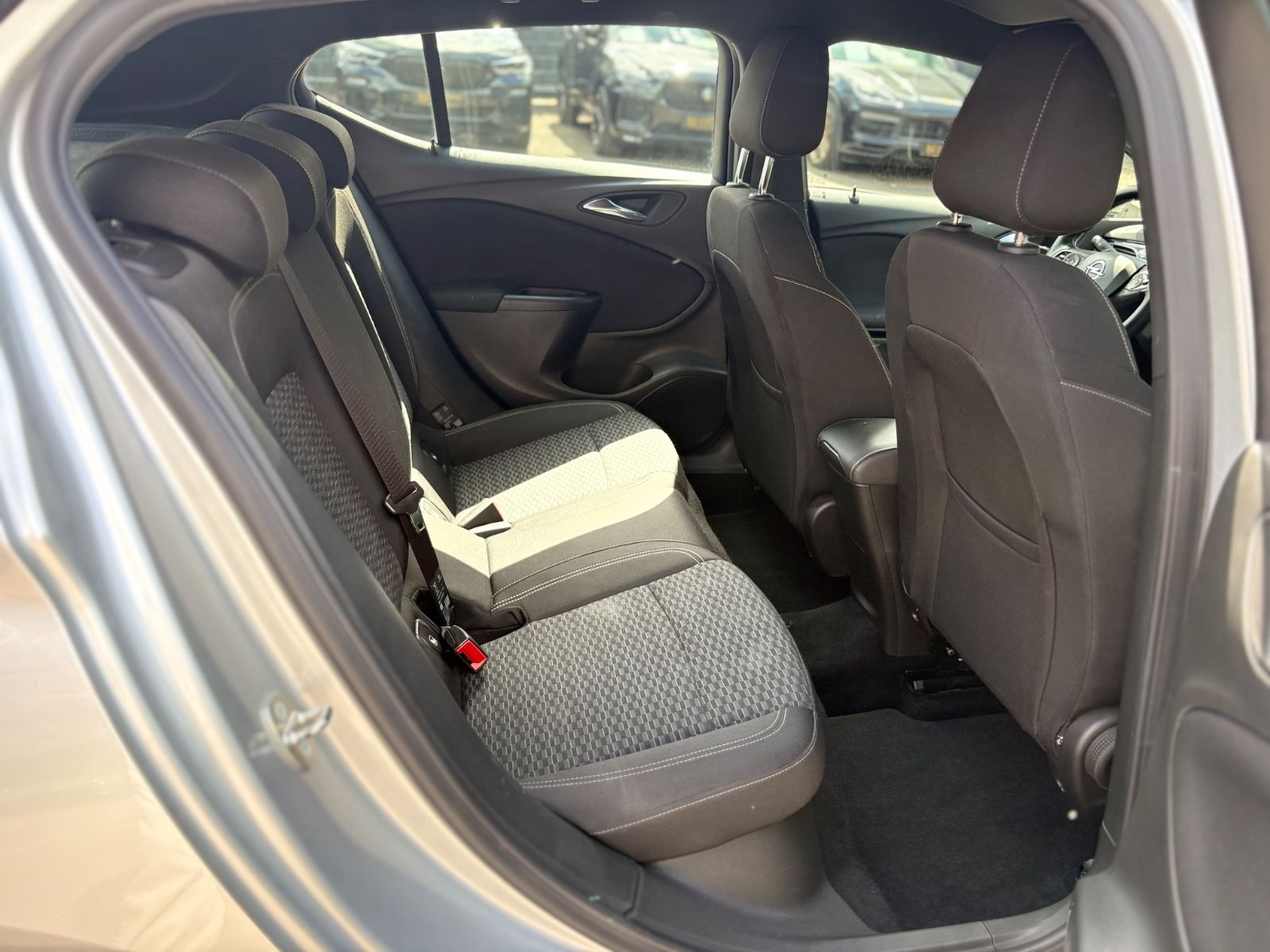 Fahrzeugabbildung Opel ASTRA K LIM*DYNAMIC*VOLL-LED*PDC*ERGO SITZE*TOP