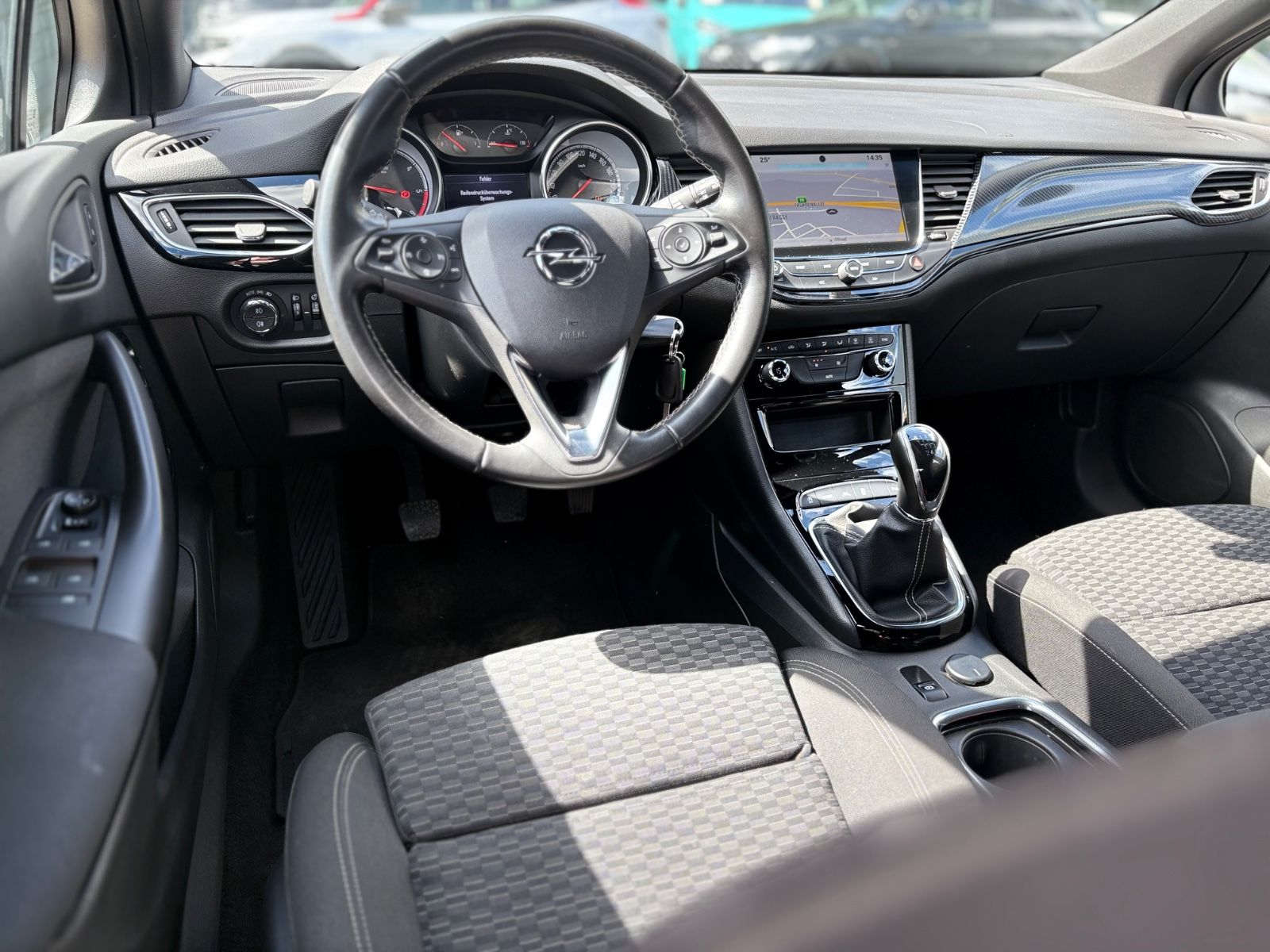 Fahrzeugabbildung Opel ASTRA K LIM*DYNAMIC*VOLL-LED*PDC*ERGO SITZE*TOP