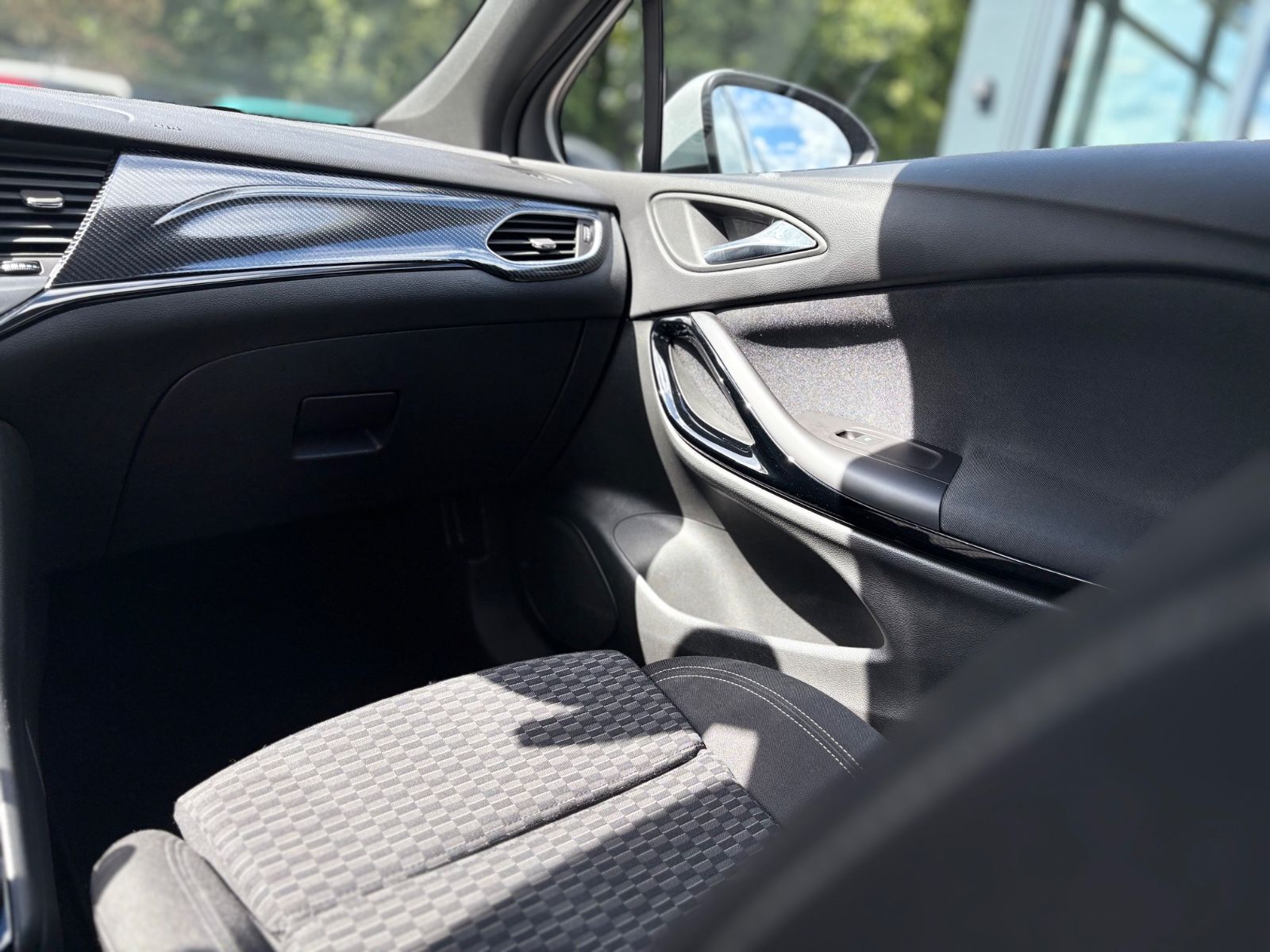 Fahrzeugabbildung Opel ASTRA K LIM*DYNAMIC*VOLL-LED*PDC*ERGO SITZE*TOP