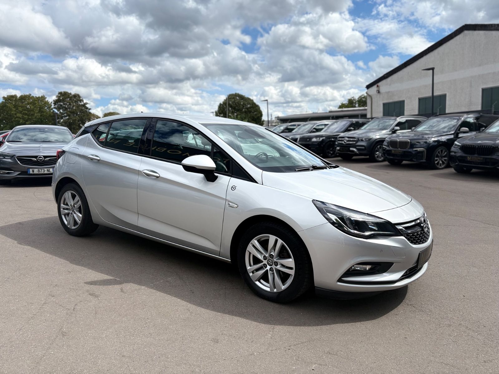 Fahrzeugabbildung Opel ASTRA K LIM*DYNAMIC*VOLL-LED*PDC*ERGO SITZE*TOP