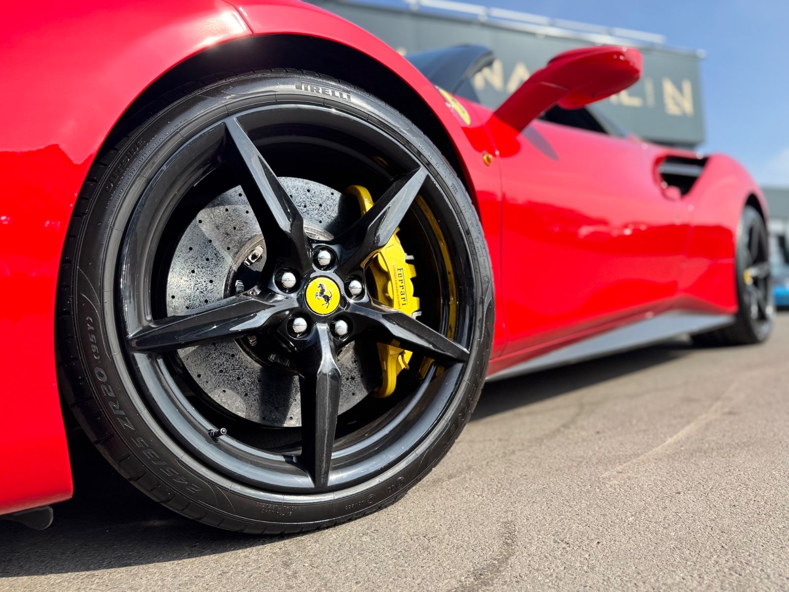 Fahrzeugabbildung Ferrari 488 SPIDER*RACING SEATS*CARBON*JBL*KAMERA*LIFT*