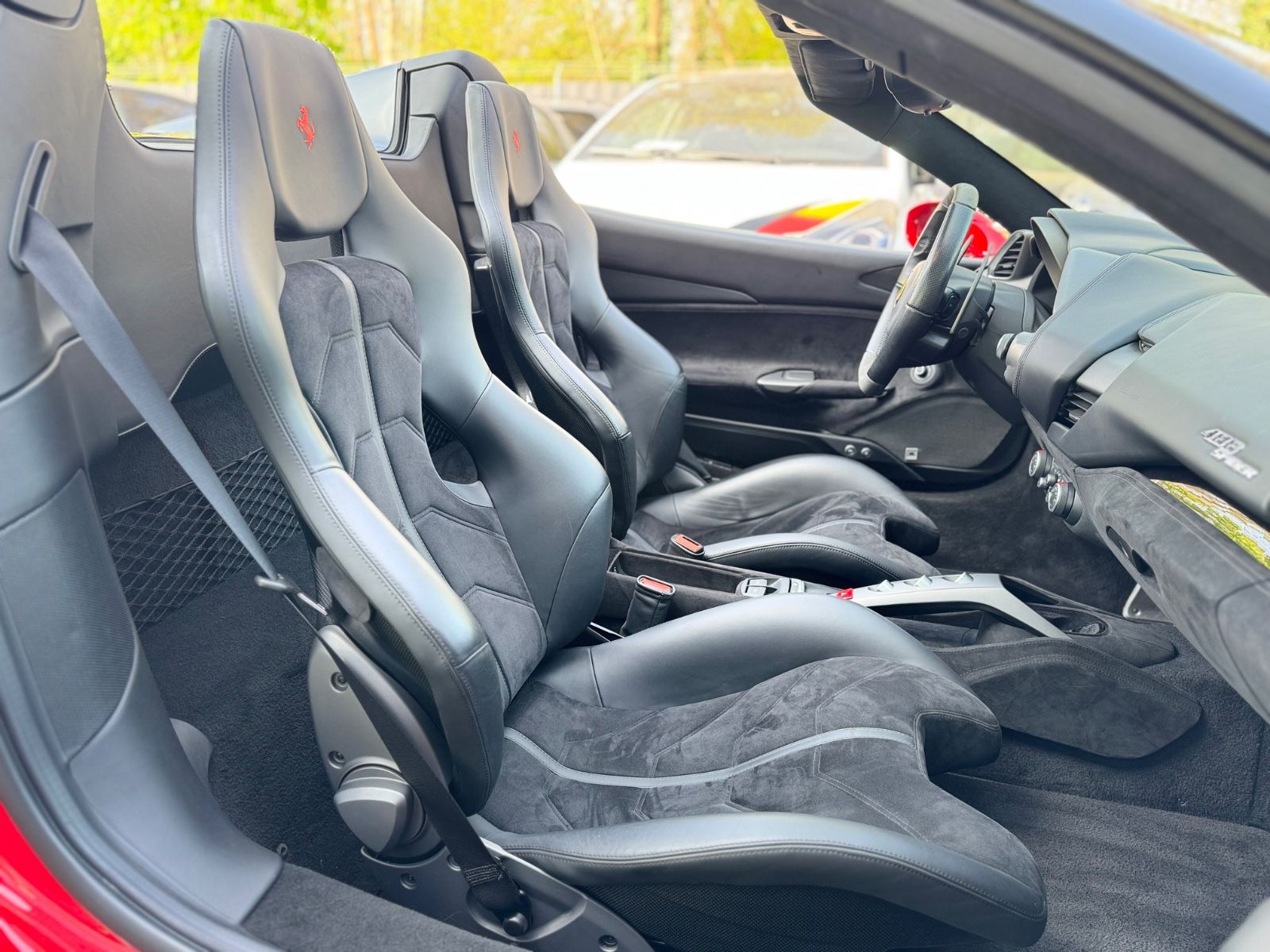 Fahrzeugabbildung Ferrari 488 SPIDER*RACING SEATS*CARBON*JBL*KAMERA*LIFT*
