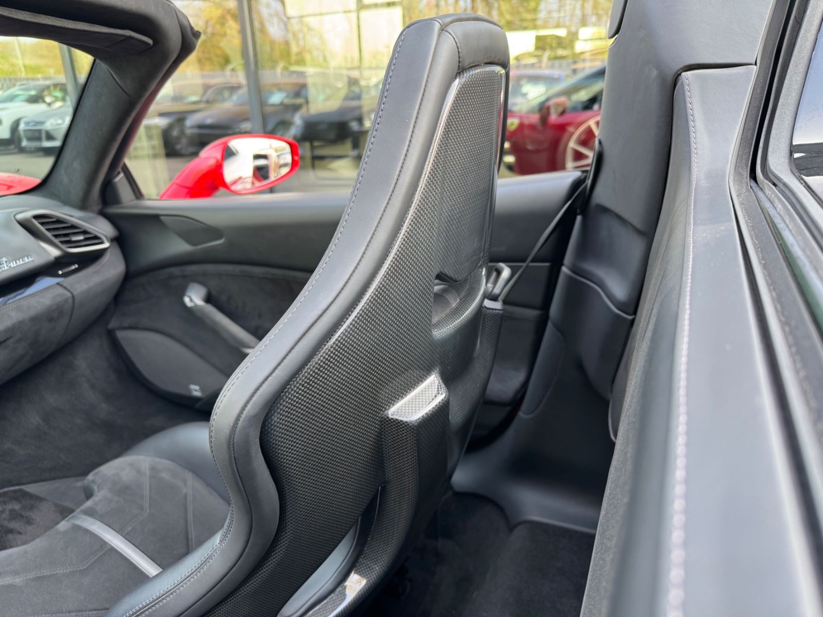 Fahrzeugabbildung Ferrari 488 SPIDER*RACING SEATS*CARBON*JBL*KAMERA*LIFT*