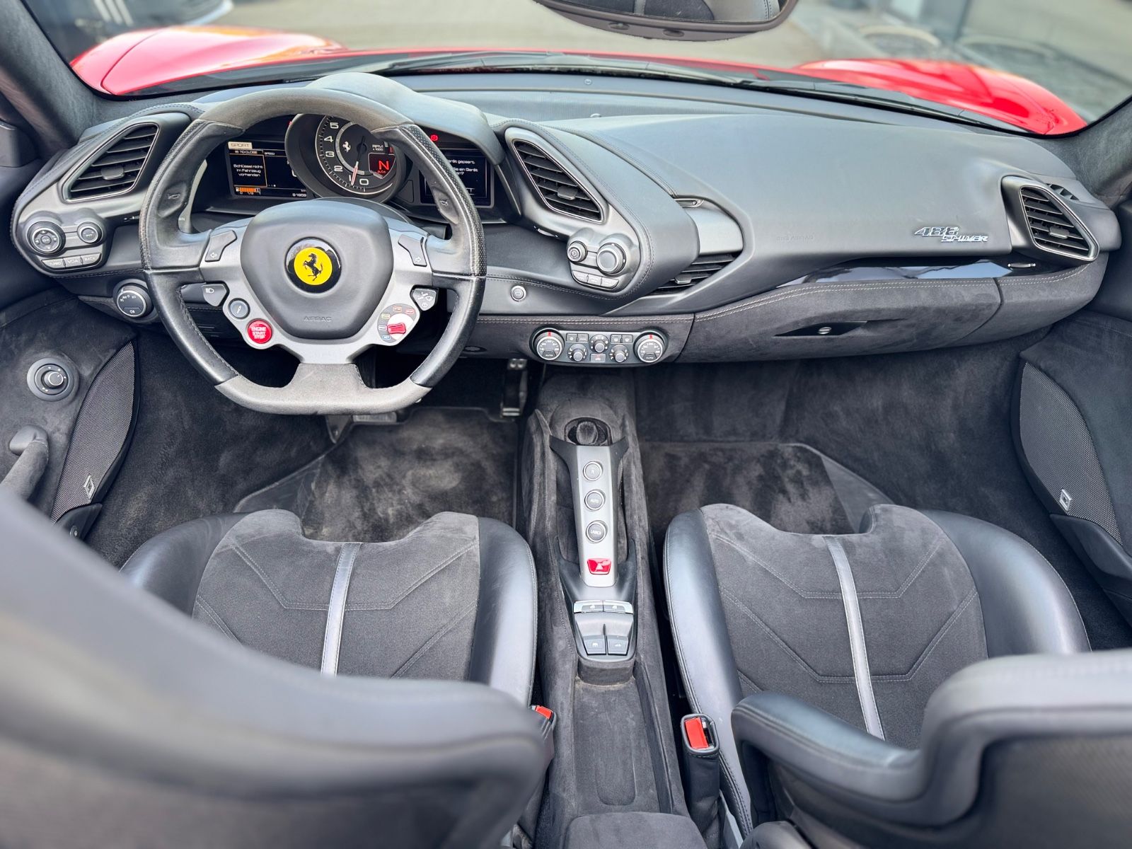 Fahrzeugabbildung Ferrari 488 SPIDER*RACING SEATS*CARBON*JBL*KAMERA*LIFT*