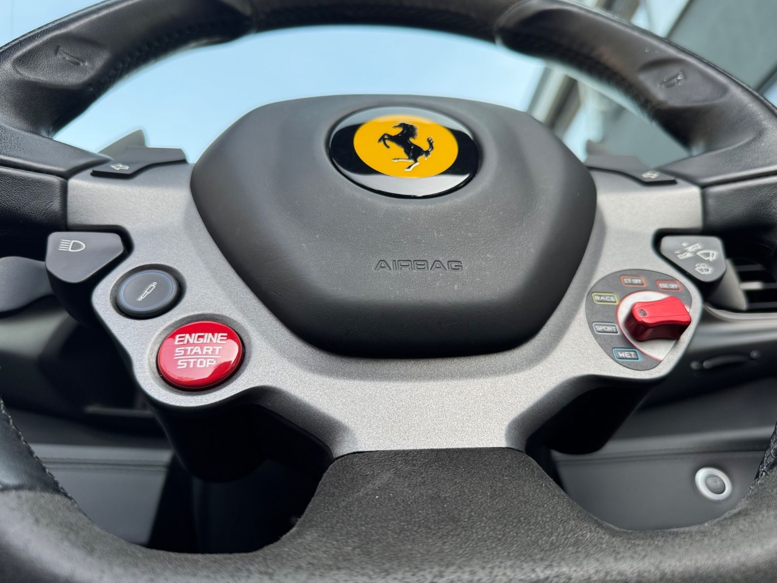 Fahrzeugabbildung Ferrari 488 SPIDER*RACING SEATS*CARBON*JBL*KAMERA*LIFT*