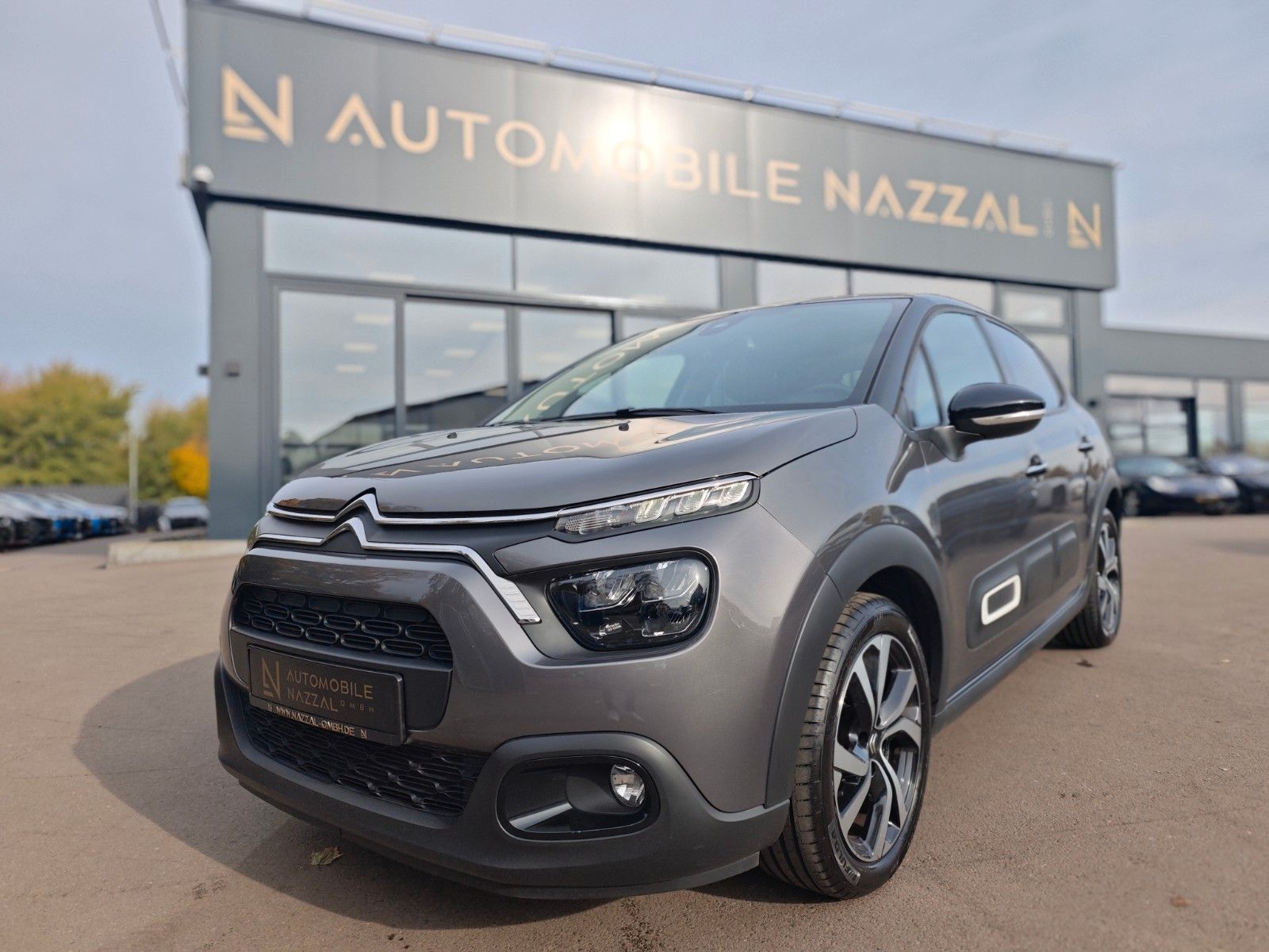Fahrzeugabbildung Citroën C3 SHINE*APPLE CAR*KLIMAAUTO.*NAVI*KAMERA*