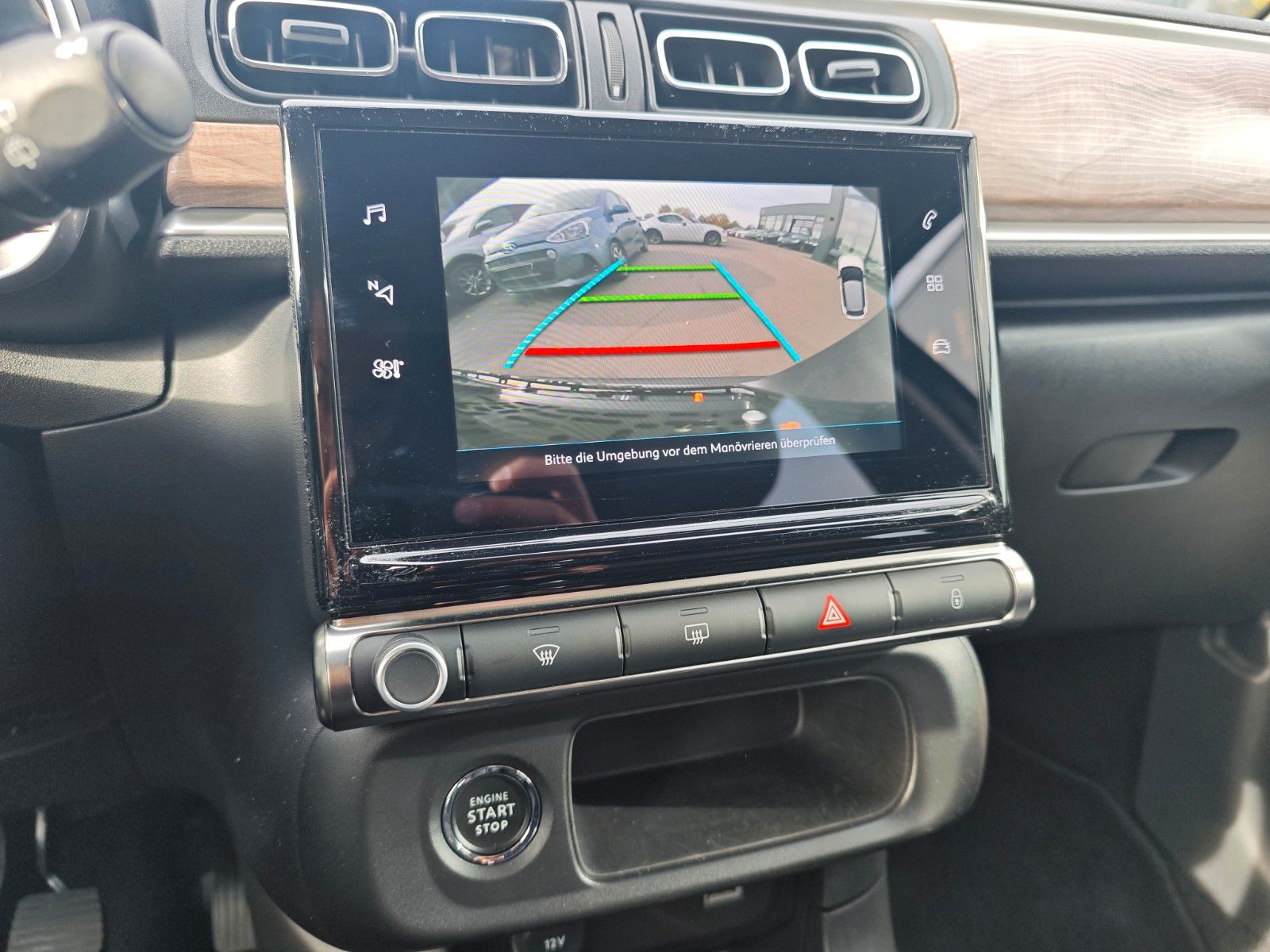 Fahrzeugabbildung Citroën C3 SHINE*APPLE CAR*KLIMAAUTO.*NAVI*KAMERA*