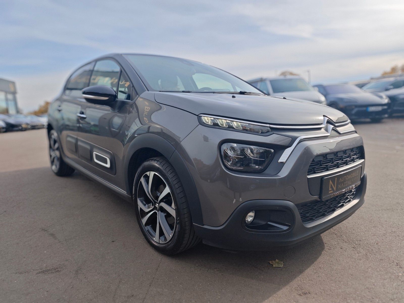 Fahrzeugabbildung Citroën C3 SHINE*APPLE CAR*KLIMAAUTO.*NAVI*KAMERA*