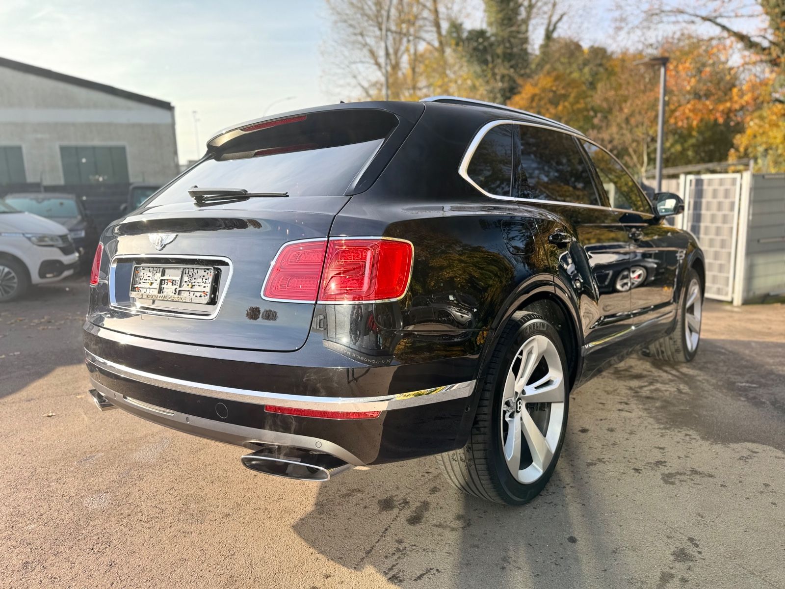 Fahrzeugabbildung Bentley BENTAYGA 6.0 W12 4WD MULLINER*PANORAMA*22.ZOLL*