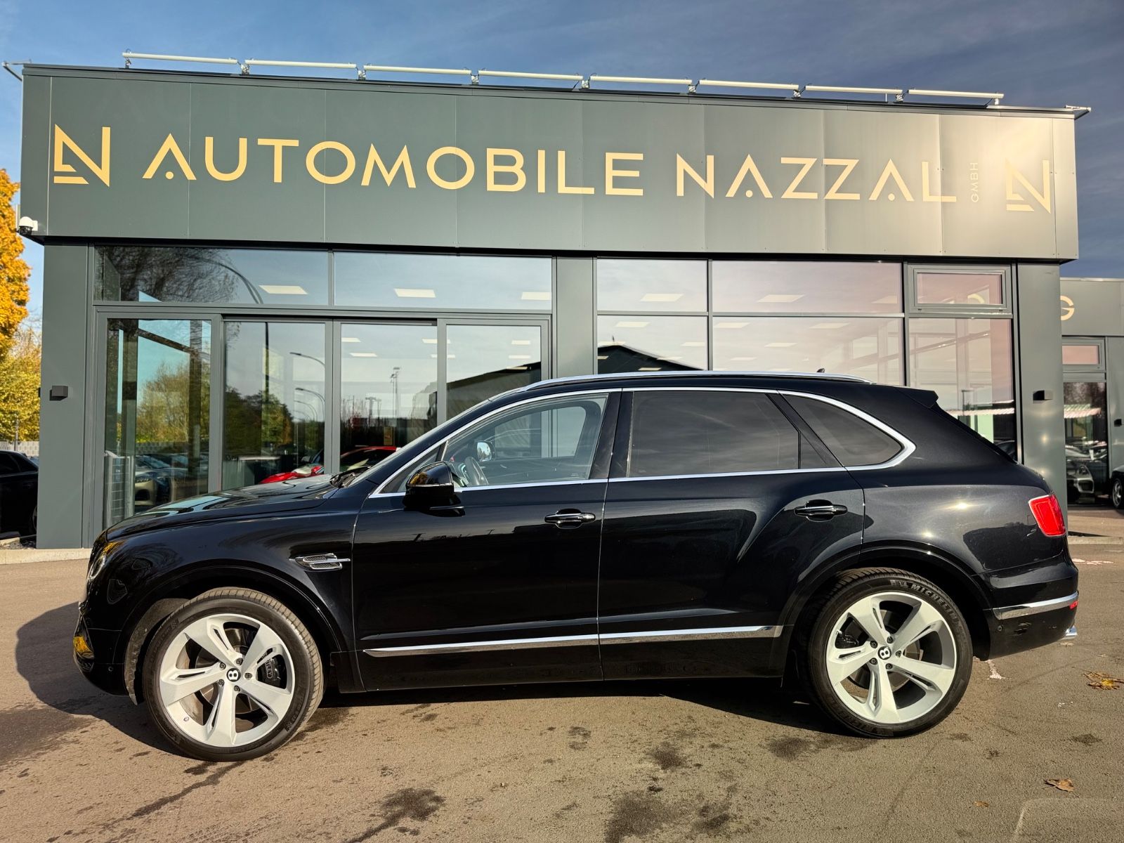 Fahrzeugabbildung Bentley BENTAYGA 6.0 W12 4WD MULLINER*PANORAMA*22.ZOLL*
