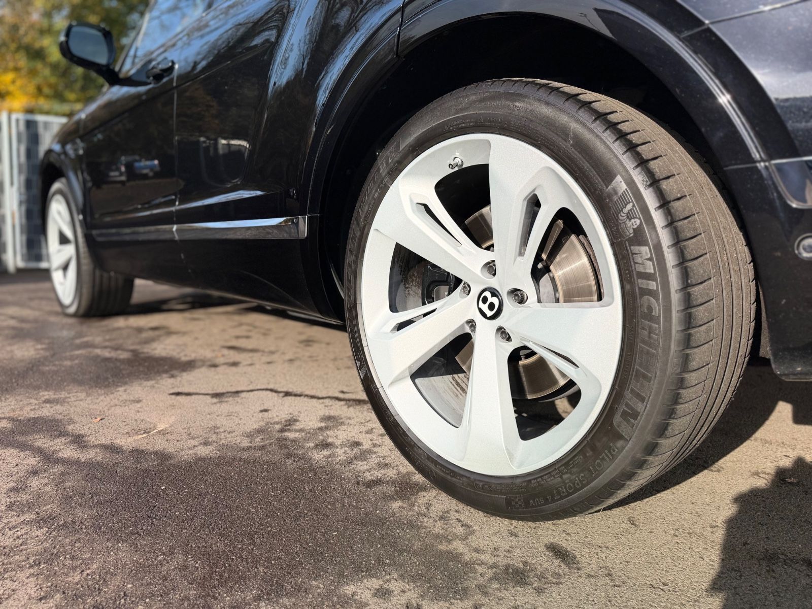 Fahrzeugabbildung Bentley BENTAYGA 6.0 W12 4WD MULLINER*PANORAMA*22.ZOLL*