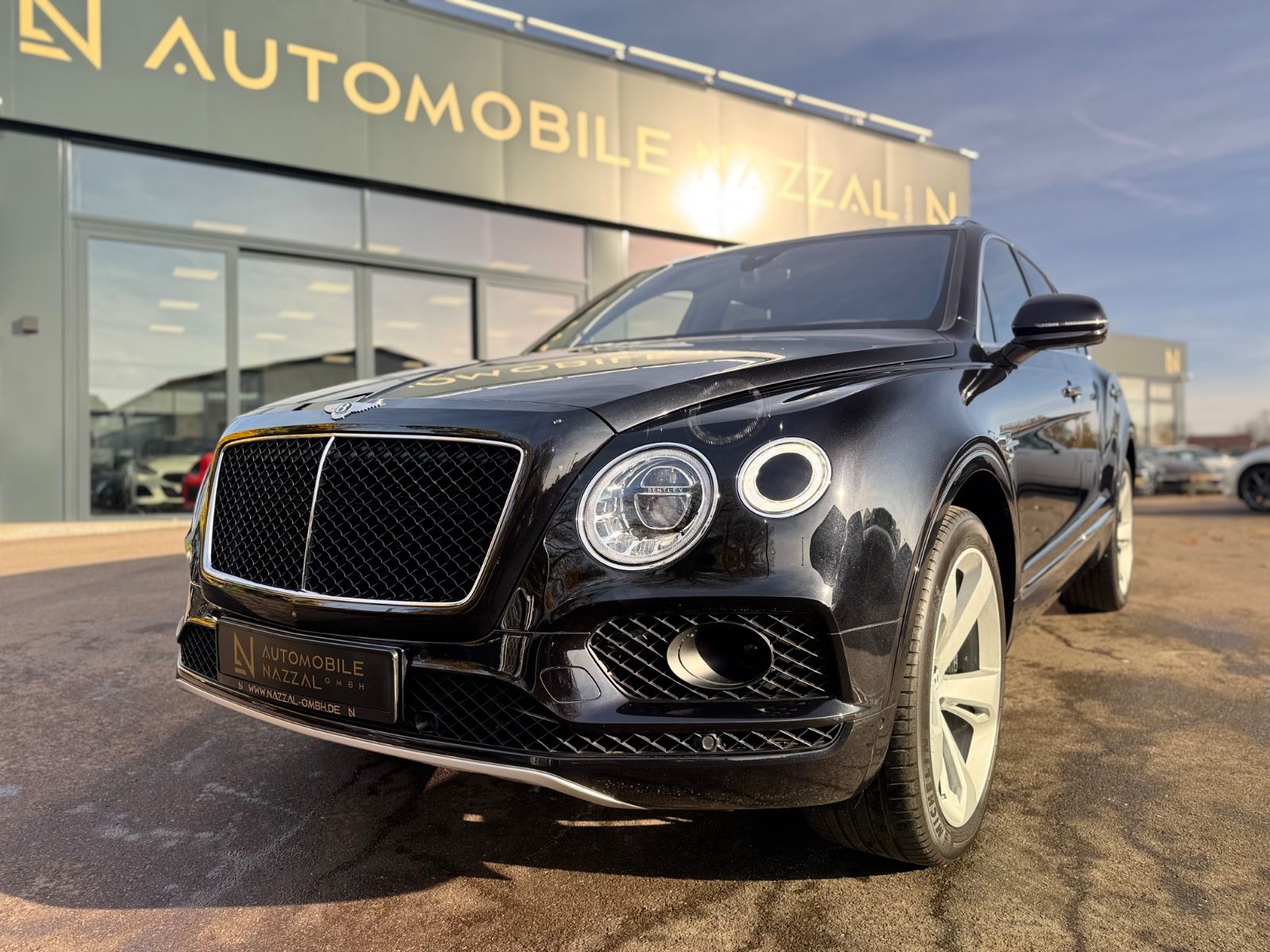 Fahrzeugabbildung Bentley BENTAYGA 6.0 W12 4WD MULLINER*PANORAMA*22.ZOLL*