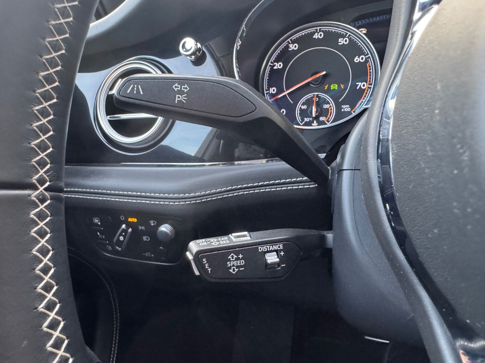 Fahrzeugabbildung Bentley BENTAYGA 6.0 W12 4WD MULLINER*PANORAMA*22.ZOLL*