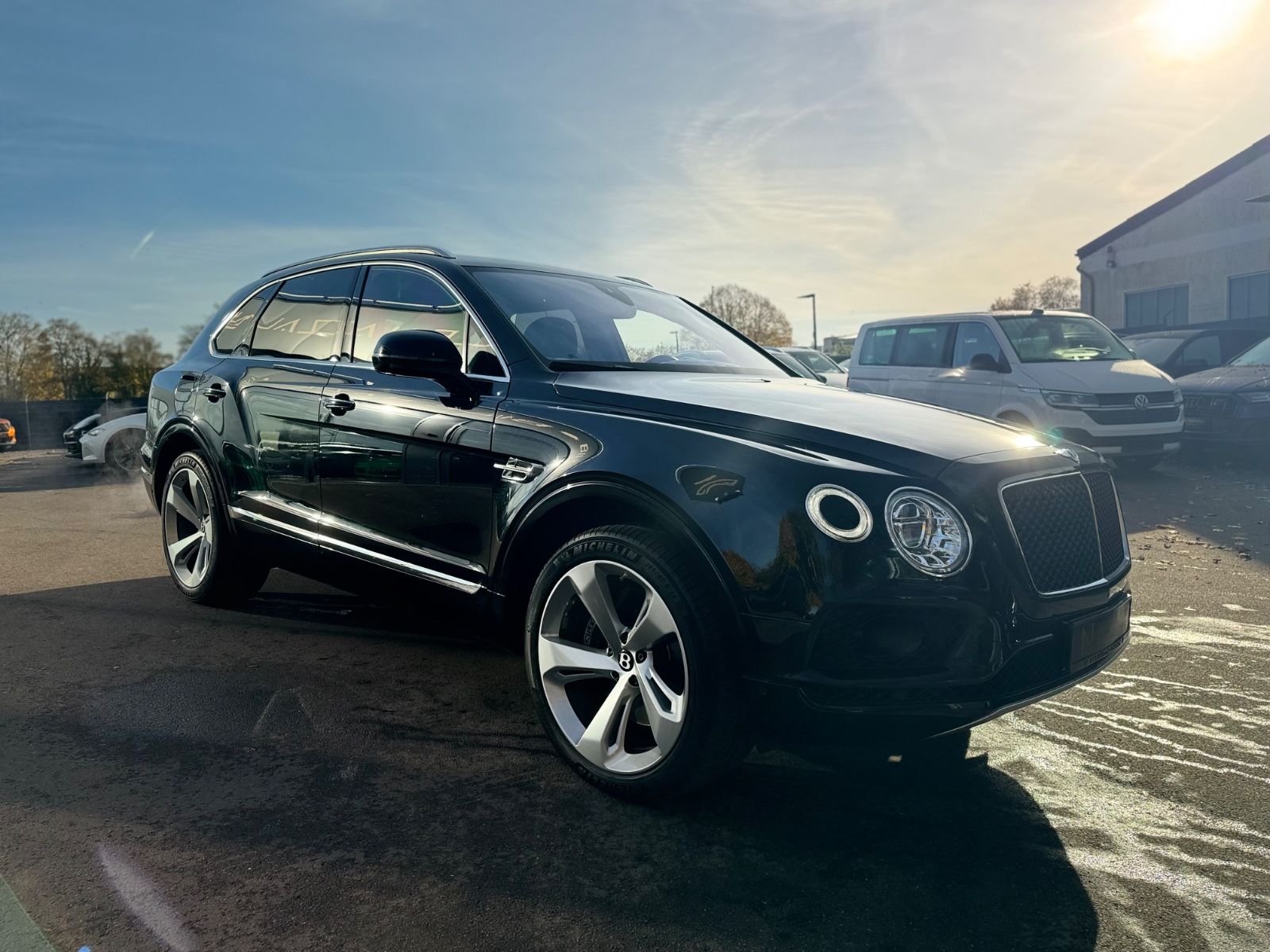 Fahrzeugabbildung Bentley BENTAYGA 6.0 W12 4WD MULLINER*PANORAMA*22.ZOLL*