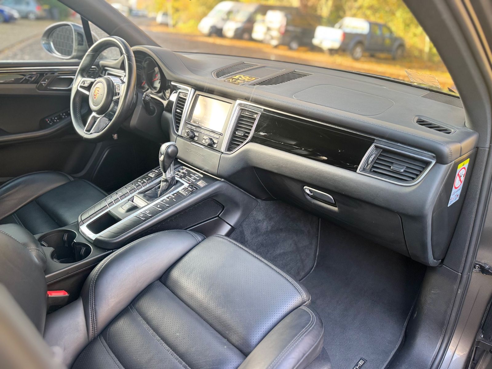 Fahrzeugabbildung Porsche MACAN S*AUT.*NAVI*PANORAMA*21.ZOLL*BI-XENON*