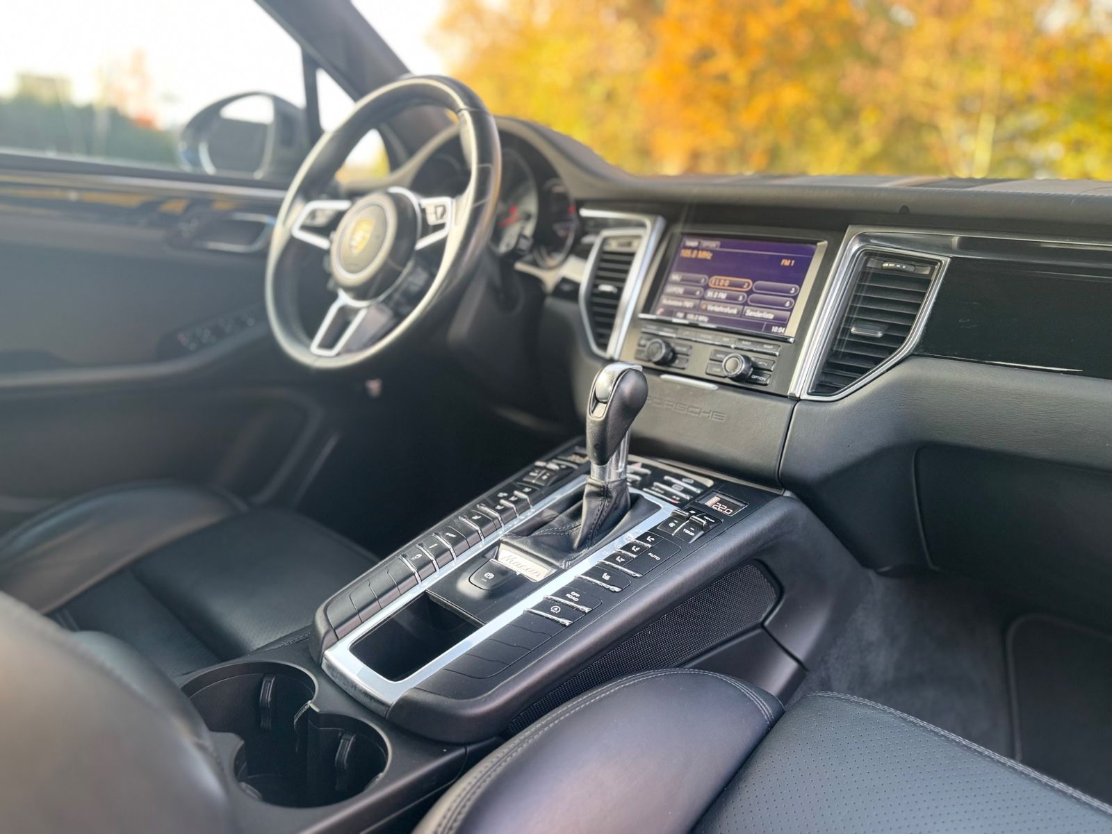 Fahrzeugabbildung Porsche MACAN S*AUT.*NAVI*PANORAMA*21.ZOLL*BI-XENON*