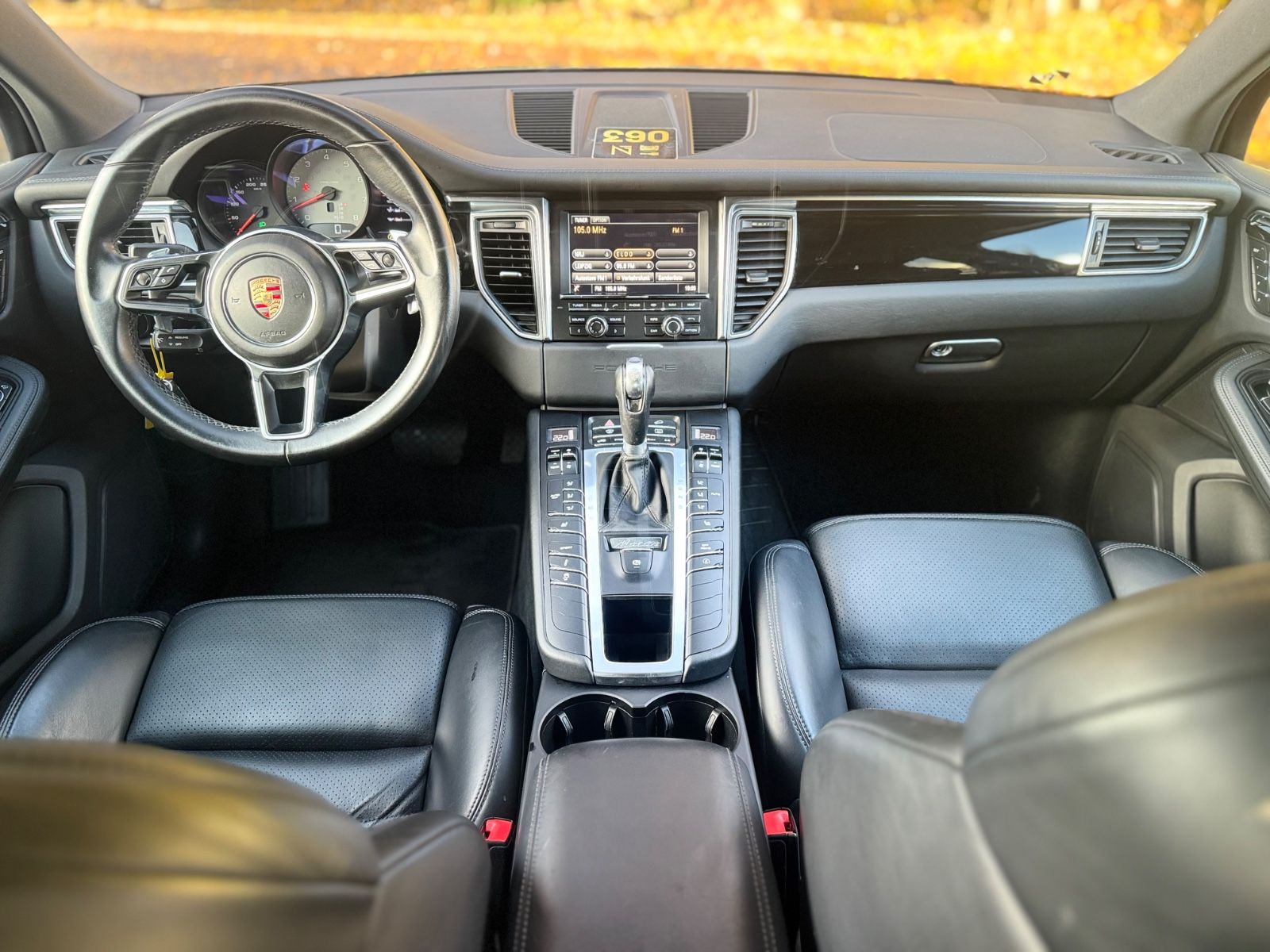 Fahrzeugabbildung Porsche MACAN S*AUT.*NAVI*PANORAMA*21.ZOLL*BI-XENON*