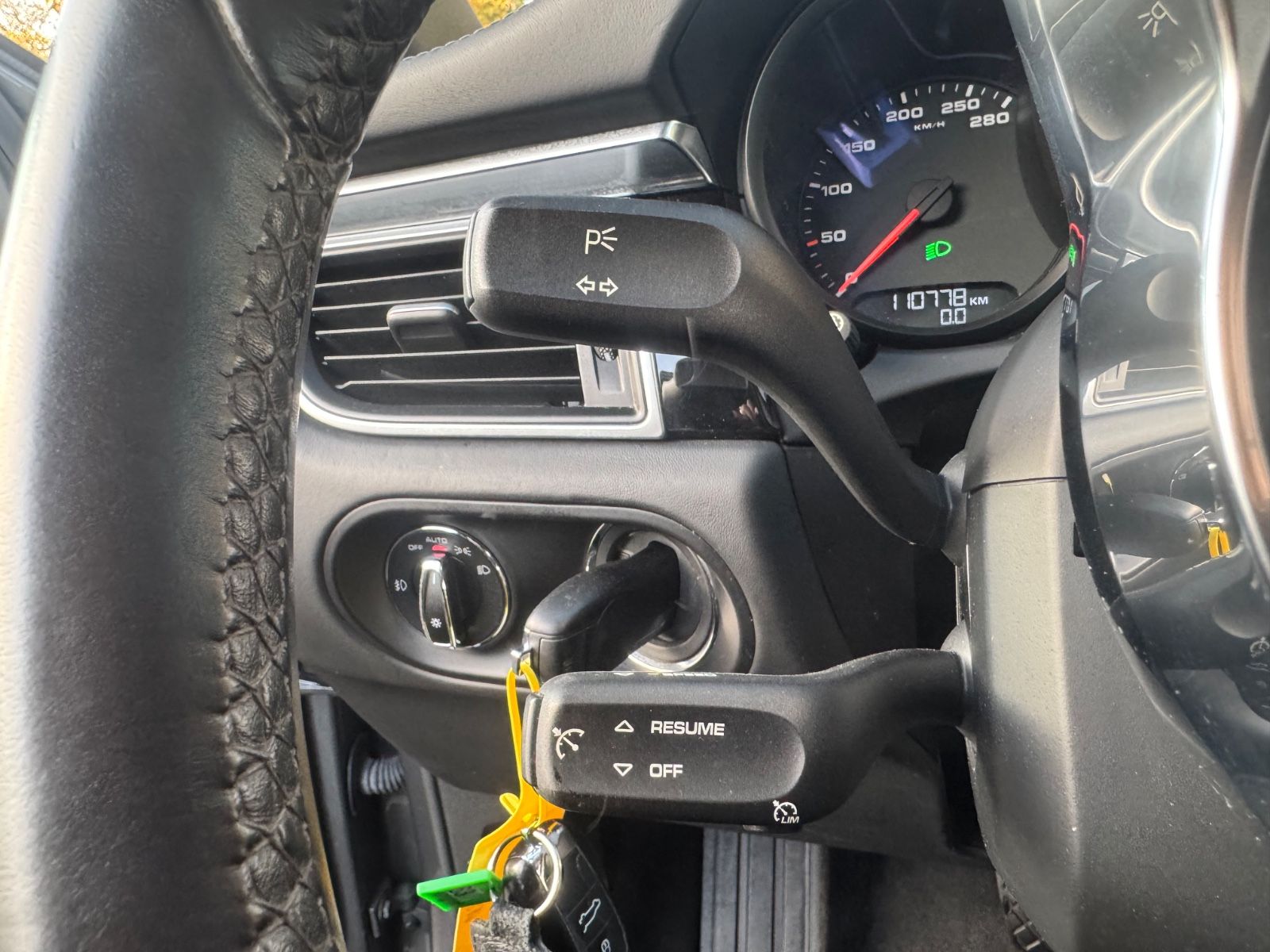 Fahrzeugabbildung Porsche MACAN S*AUT.*NAVI*PANORAMA*21.ZOLL*BI-XENON*