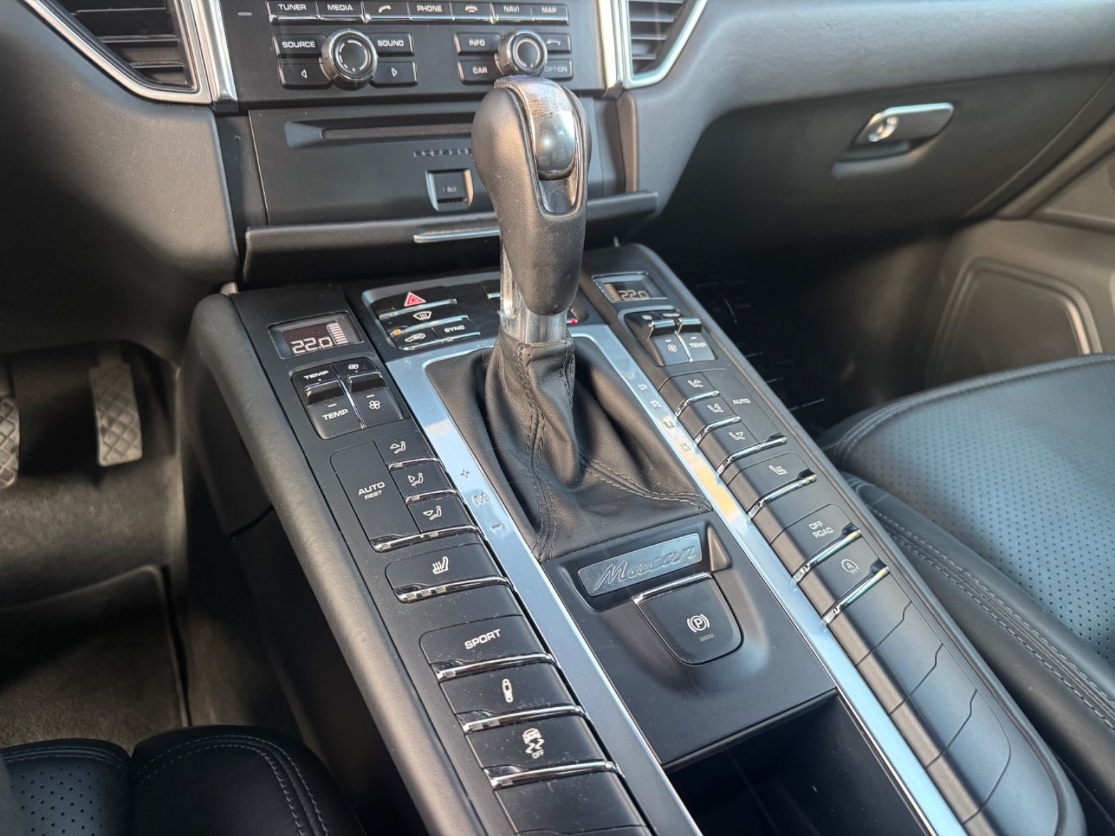 Fahrzeugabbildung Porsche MACAN S*AUT.*NAVI*PANORAMA*21.ZOLL*BI-XENON*