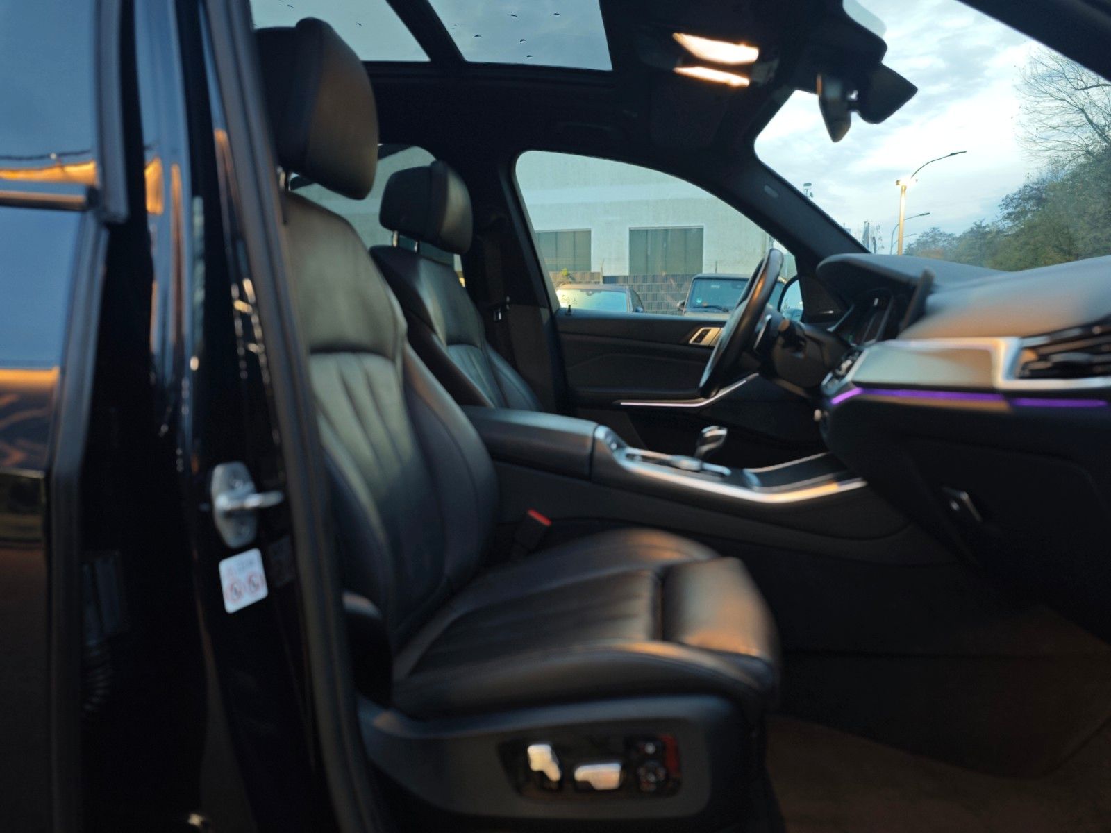 Fahrzeugabbildung BMW X5 xDrive 30 d M SPORT/NIGHT-VIS/PANO/21.Z/HARMA