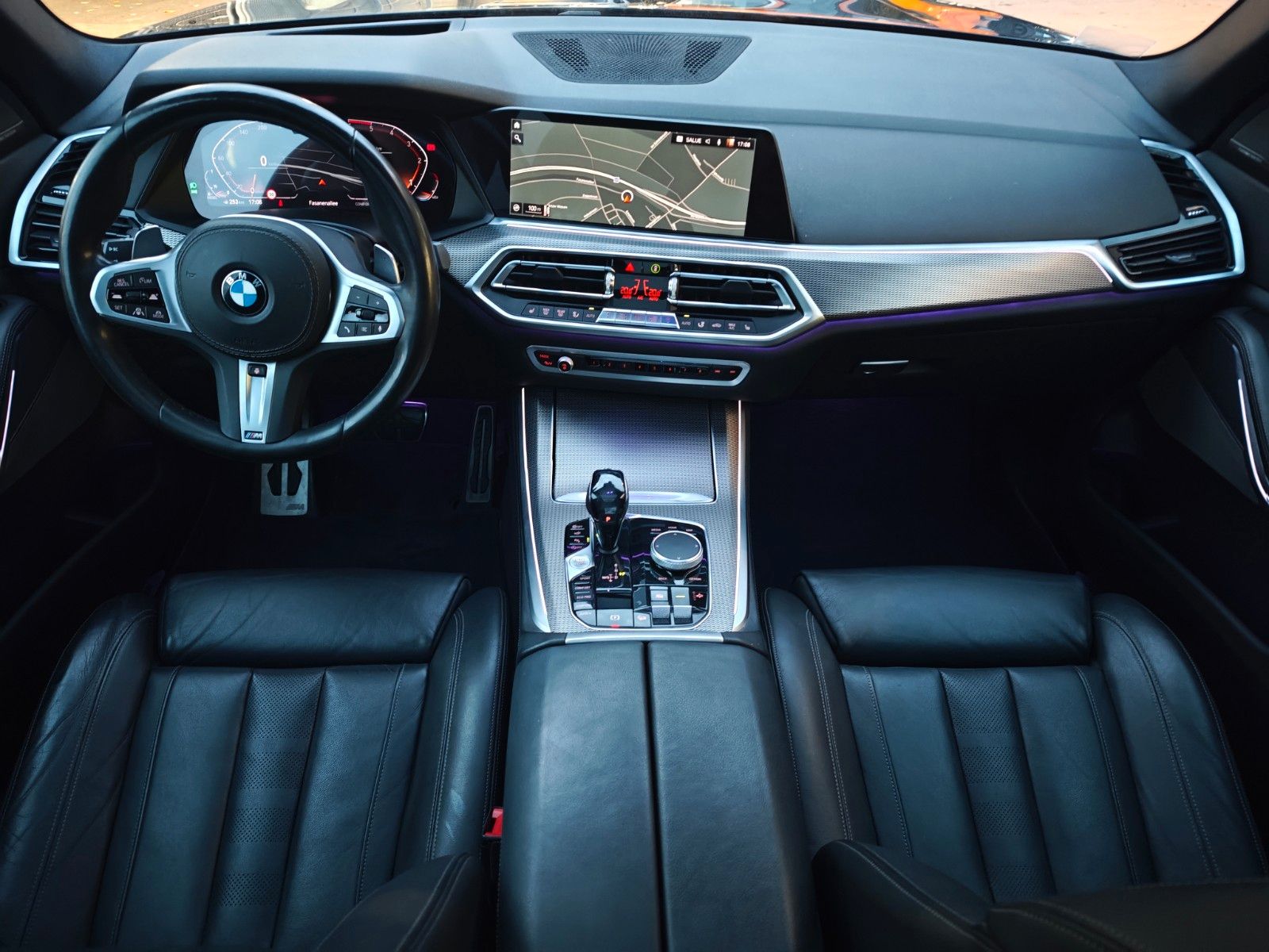 Fahrzeugabbildung BMW X5 xDrive 30 d M SPORT/NIGHT-VIS/PANO/21.Z/HARMA