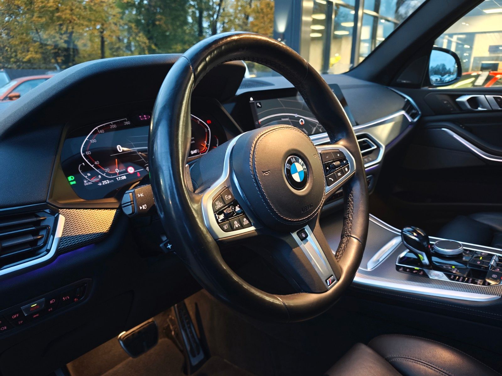 Fahrzeugabbildung BMW X5 xDrive 30 d M SPORT/NIGHT-VIS/PANO/21.Z/HARMA