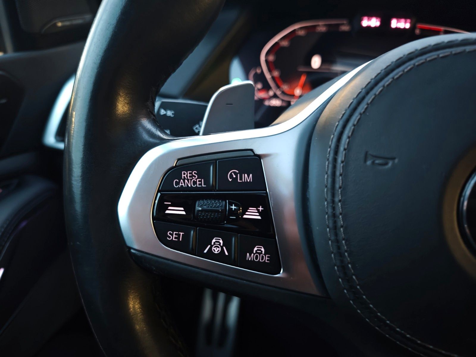 Fahrzeugabbildung BMW X5 xDrive 30 d M SPORT/NIGHT-VIS/PANO/21.Z/HARMA