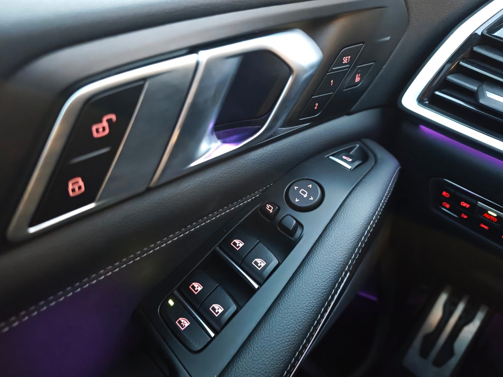 Fahrzeugabbildung BMW X5 xDrive 30 d M SPORT/NIGHT-VIS/PANO/21.Z/HARMA