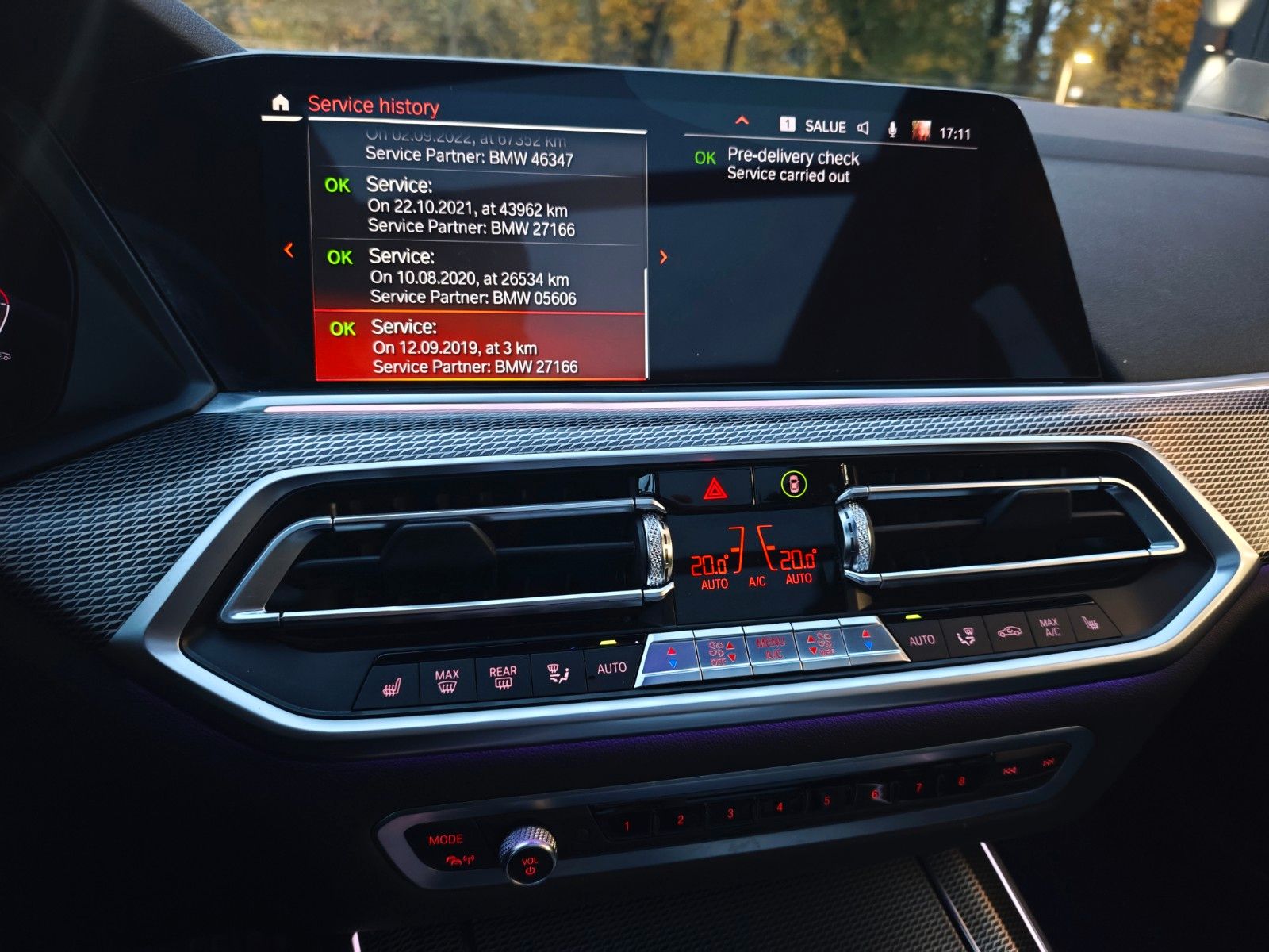 Fahrzeugabbildung BMW X5 xDrive 30 d M SPORT/NIGHT-VIS/PANO/21.Z/HARMA