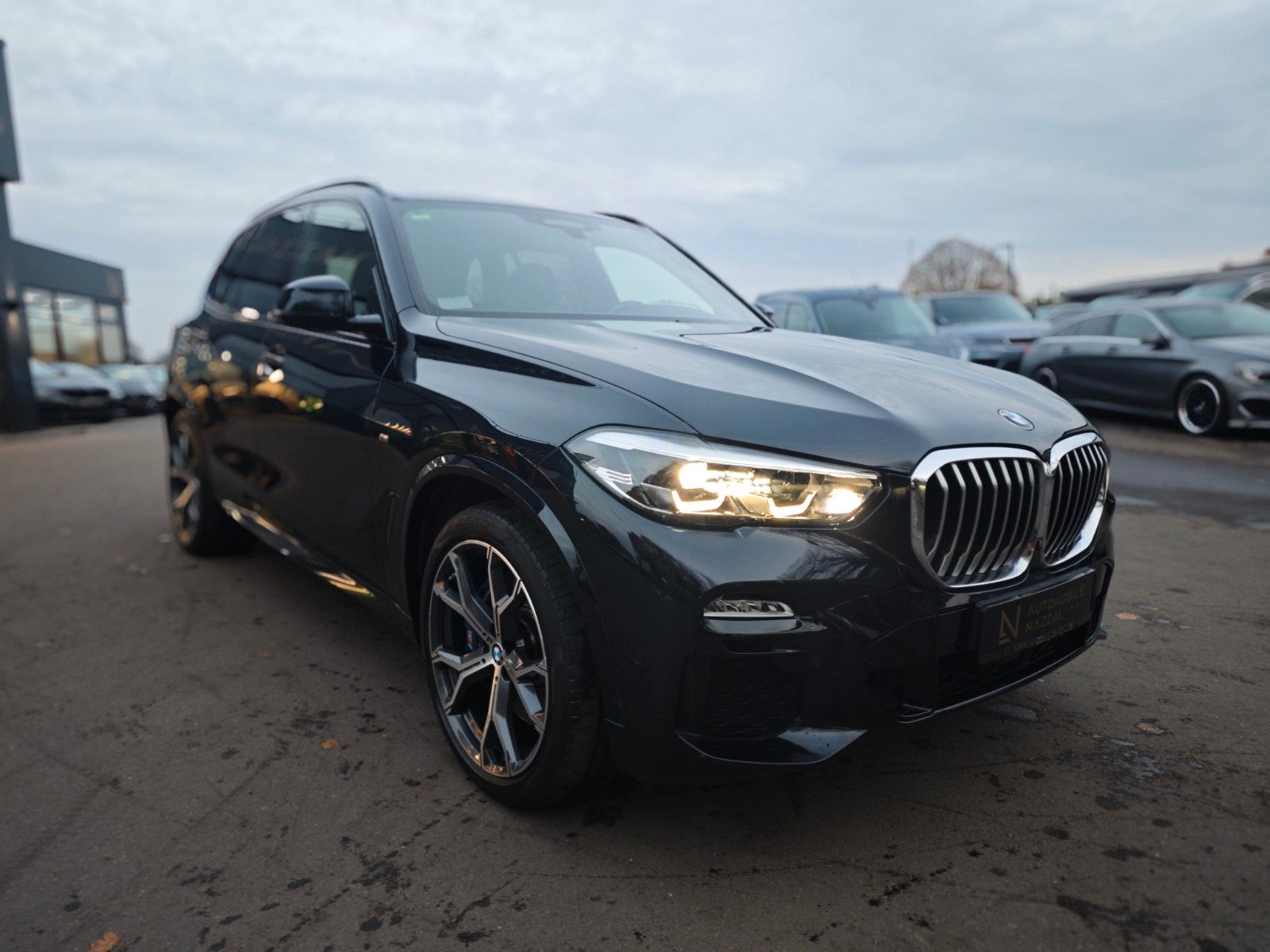 Fahrzeugabbildung BMW X5 xDrive 30 d M SPORT/NIGHT-VIS/PANO/21.Z/HARMA