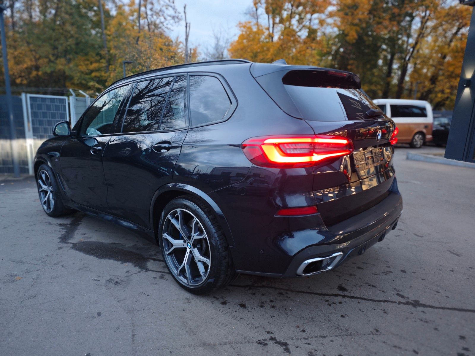 Fahrzeugabbildung BMW X5 xDrive 30 d M SPORT/NIGHT-VIS/PANO/21.Z/HARMA