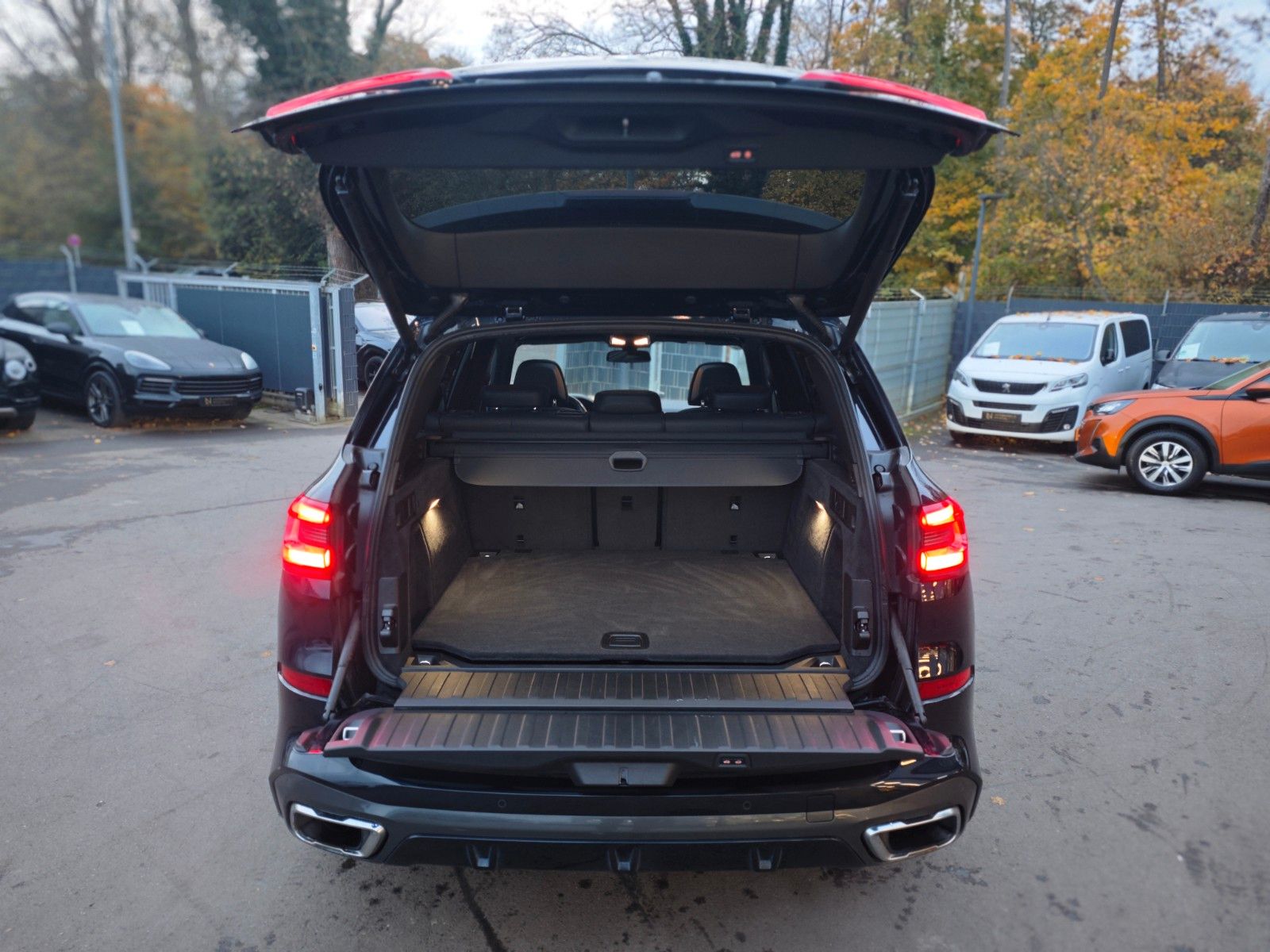 Fahrzeugabbildung BMW X5 xDrive 30 d M SPORT/NIGHT-VIS/PANO/21.Z/HARMA