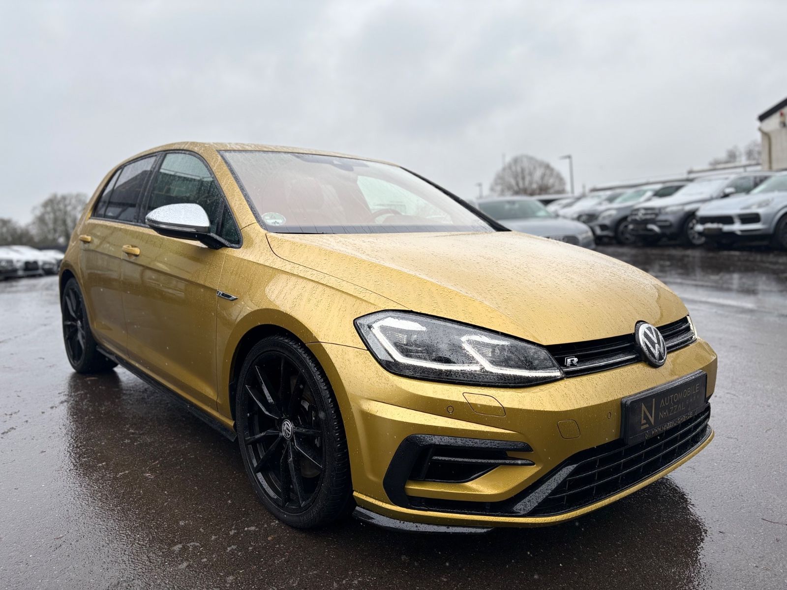 Fahrzeugabbildung Volkswagen Golf VII LIM R 4MOTION*SONDERLACK*VOLL-LED*AUT*