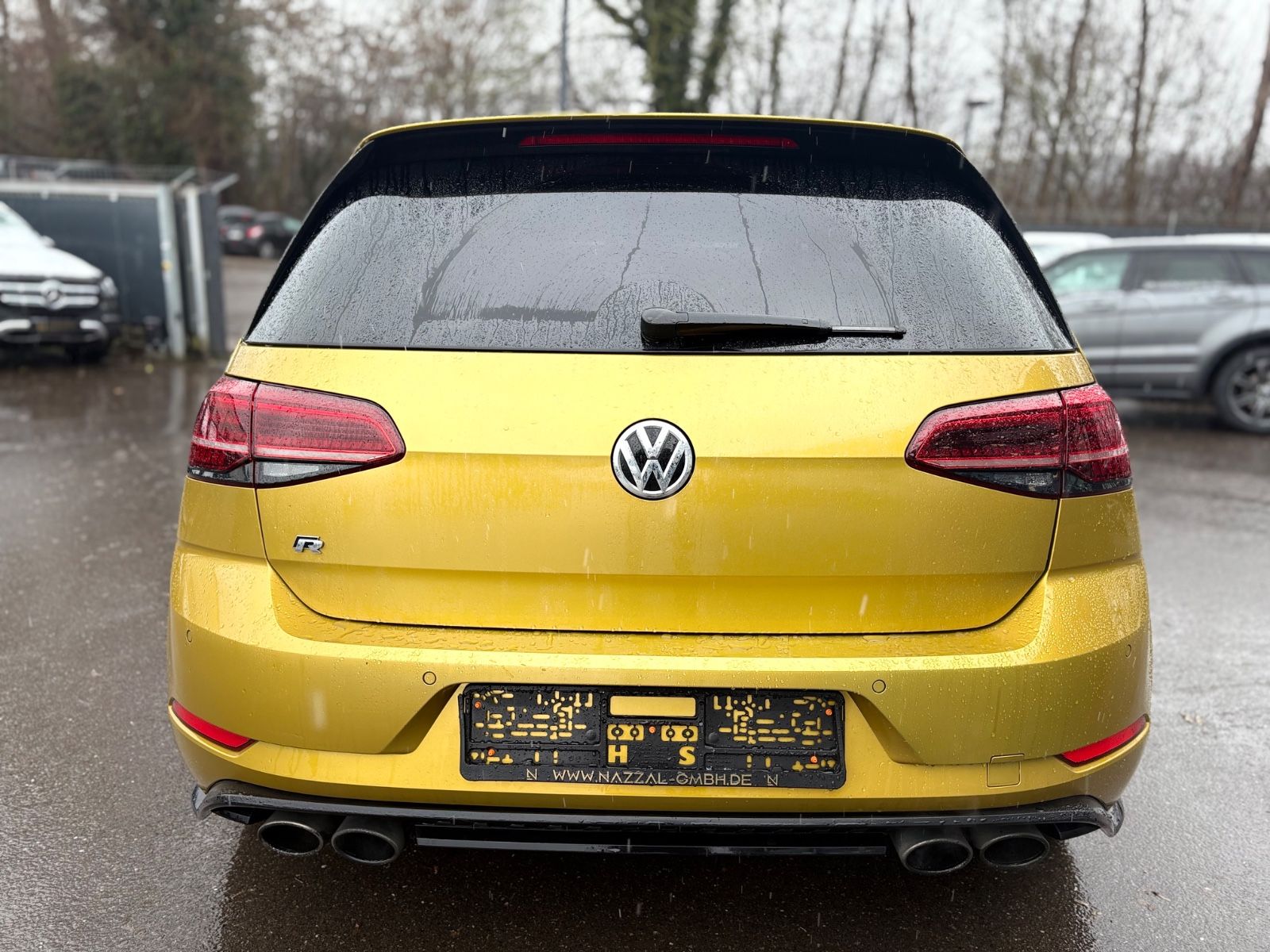 Fahrzeugabbildung Volkswagen Golf VII LIM R 4MOTION*SONDERLACK*VOLL-LED*AUT*