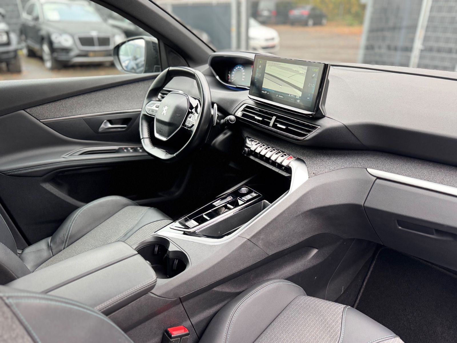 Fahrzeugabbildung Peugeot 3008 HYBRID 225 ALLURE*FACELIFT*VOLL-LED*KAMERA*