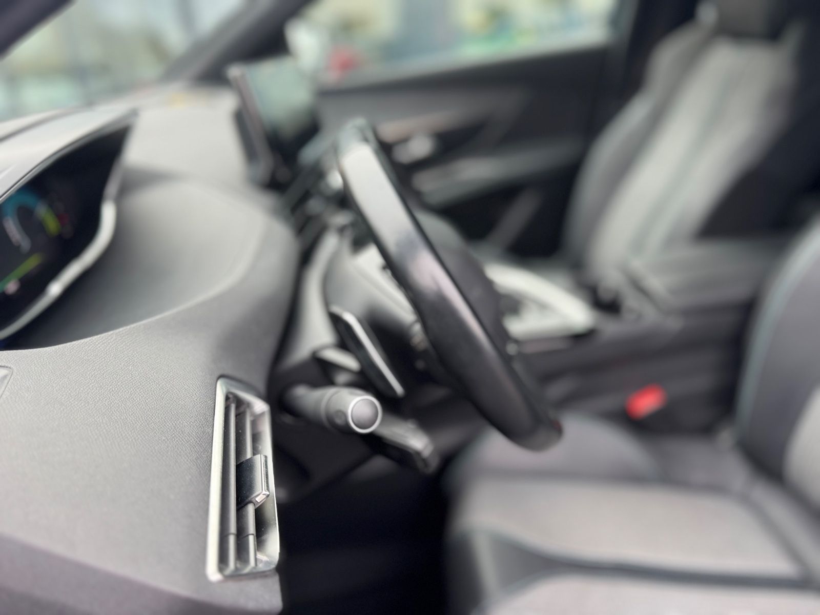 Fahrzeugabbildung Peugeot 3008 HYBRID 225 ALLURE*FACELIFT*VOLL-LED*KAMERA*