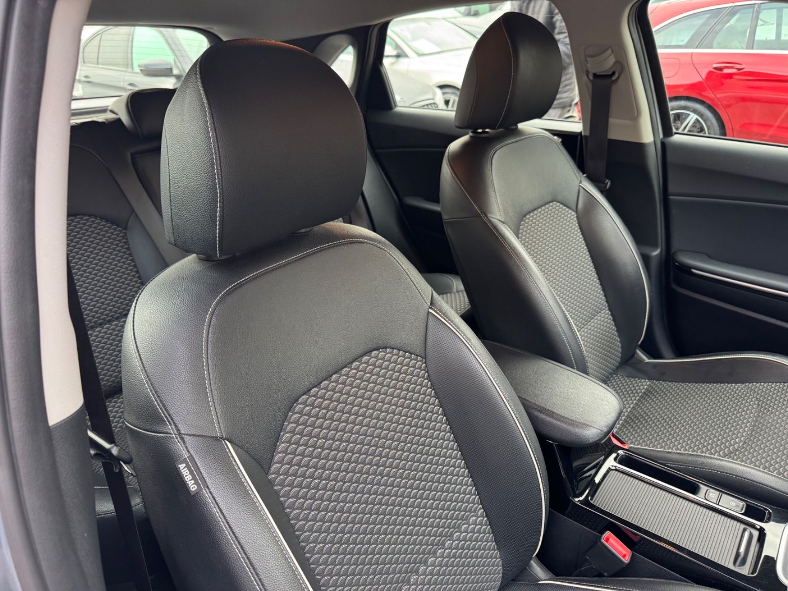 Fahrzeugabbildung Kia CEED LIM*ASSIST PACK*KAMERA*SPORTSITZE*1HD