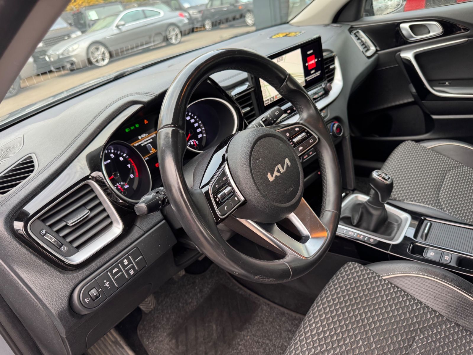 Fahrzeugabbildung Kia CEED LIM*ASSIST PACK*KAMERA*SPORTSITZE*1HD