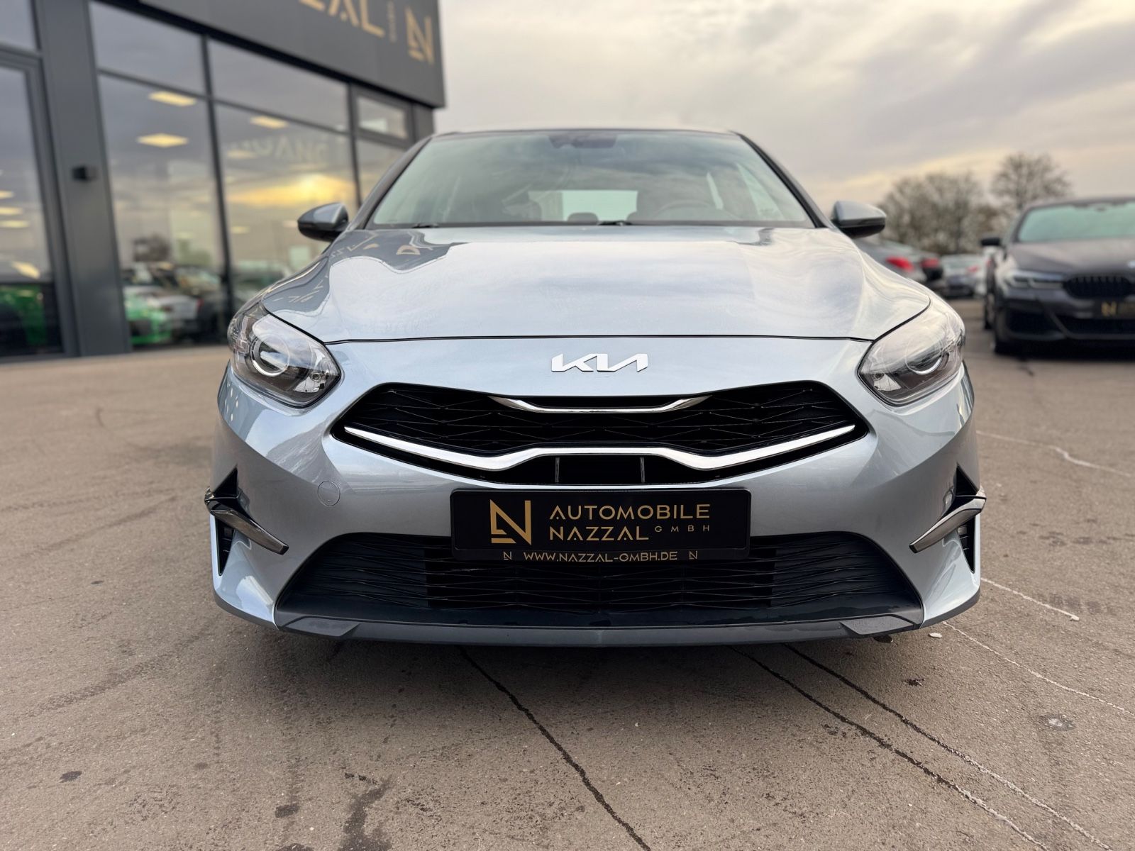 Fahrzeugabbildung Kia CEED LIM*ASSIST PACK*KAMERA*SPORTSITZE*1HD