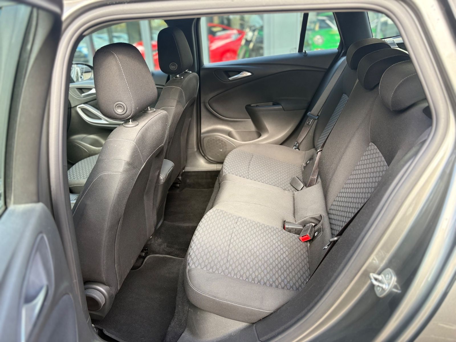 Fahrzeugabbildung Opel ASTRA K SPORTS TOURER EDITION*AUT*PDC*NAVI*1.HD*