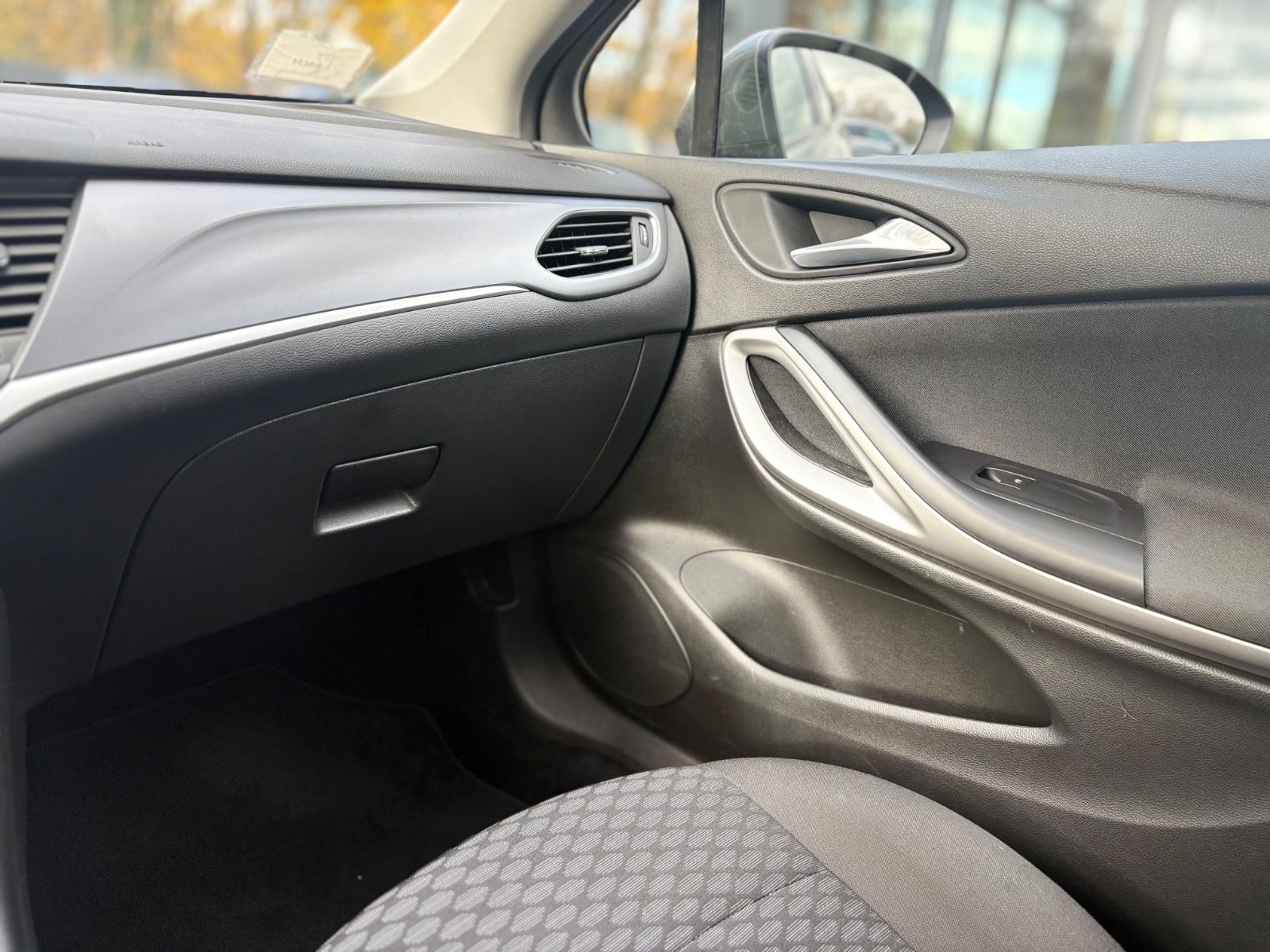 Fahrzeugabbildung Opel ASTRA K SPORTS TOURER EDITION*AUT*PDC*NAVI*1.HD*