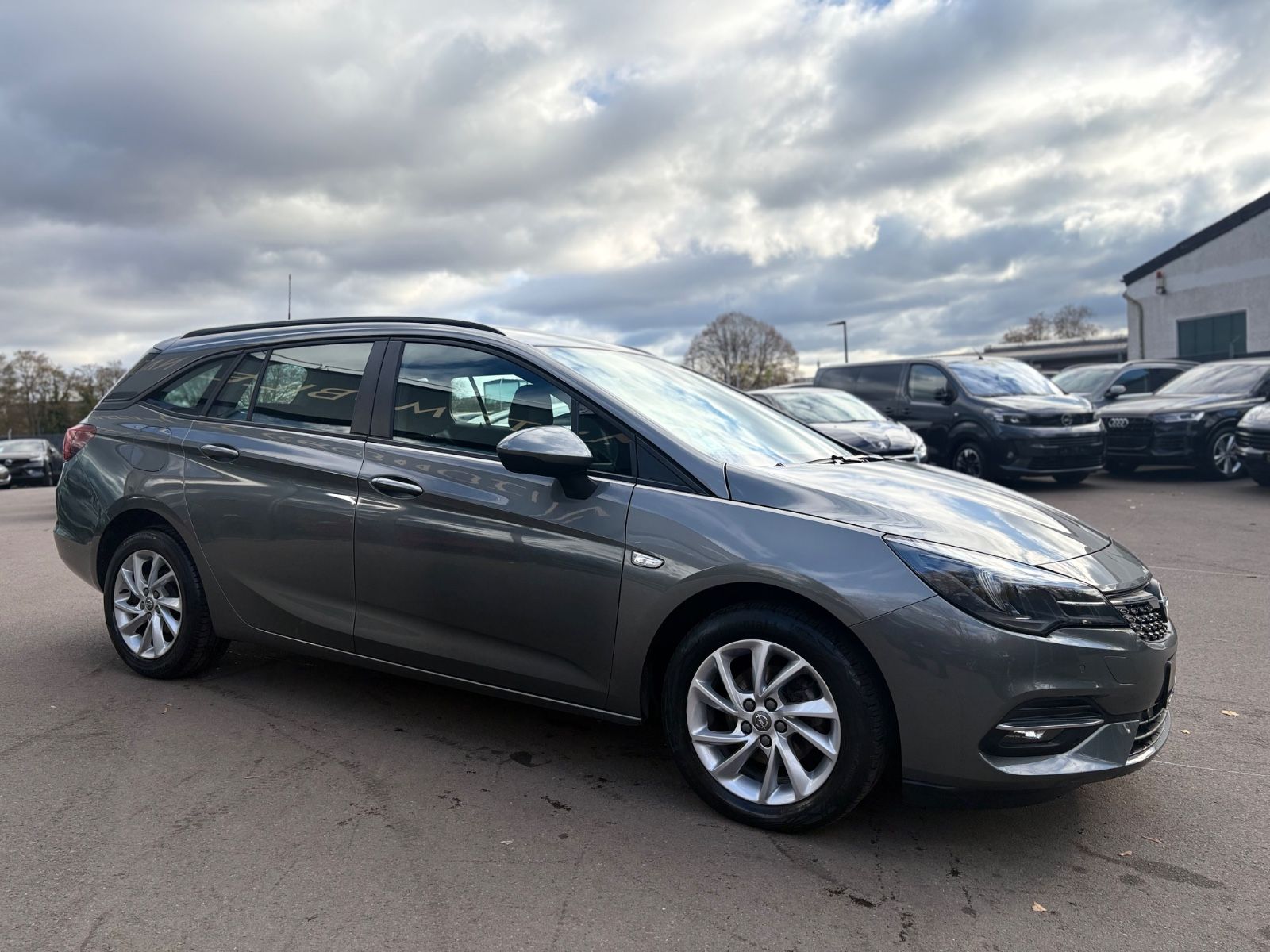 Fahrzeugabbildung Opel ASTRA K SPORTS TOURER EDITION*AUT*PDC*NAVI*1.HD*