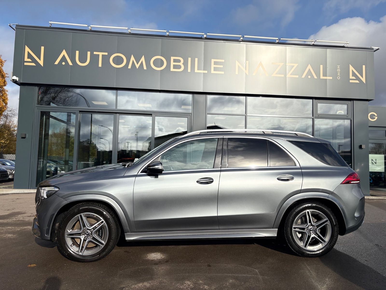 Fahrzeugabbildung Mercedes-Benz GLE 450 4M AMG-LINE*AIRMATIC*EL.AHK*DISTRONIC*