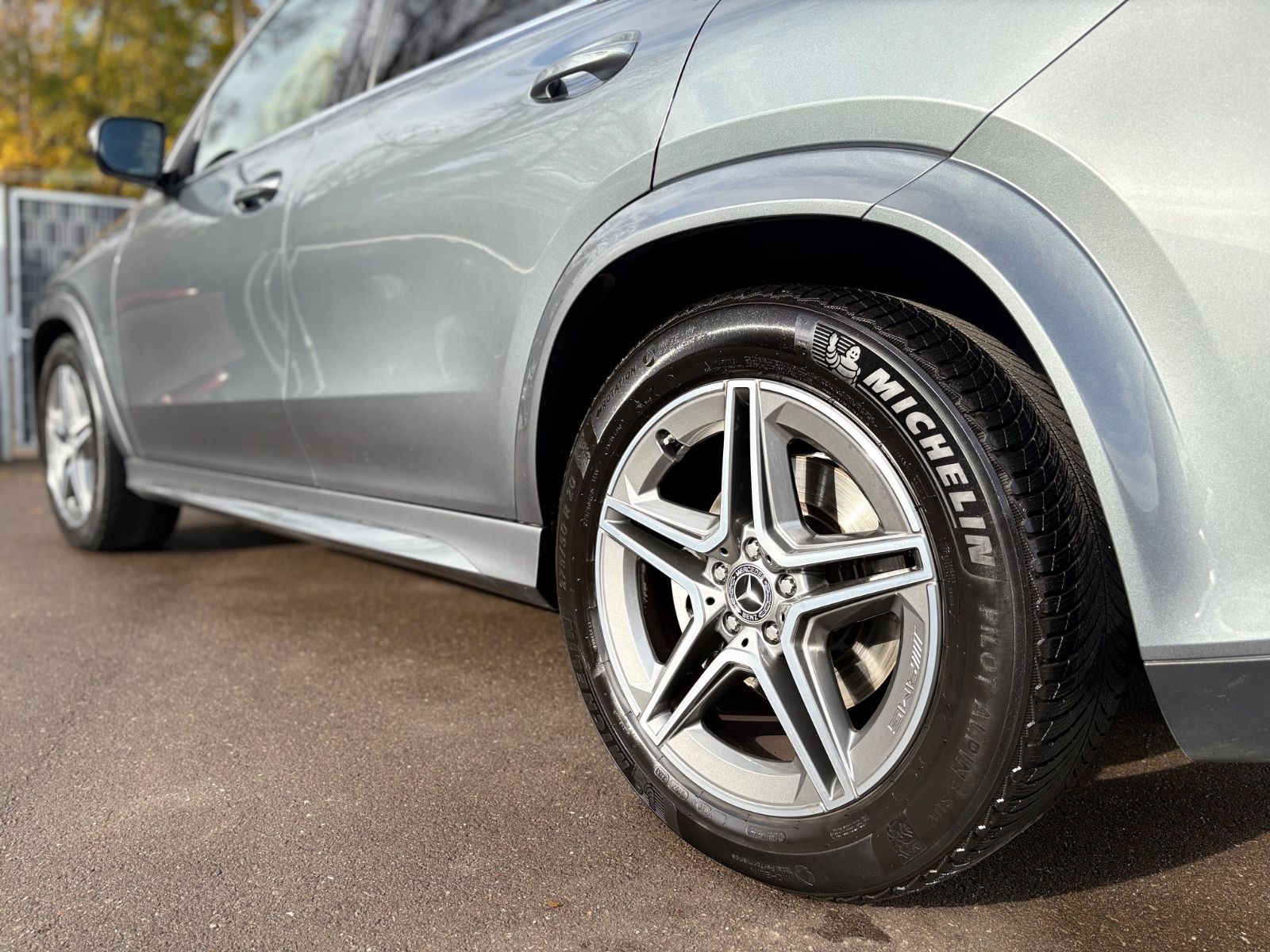 Fahrzeugabbildung Mercedes-Benz GLE 450 4M AMG-LINE*AIRMATIC*EL.AHK*DISTRONIC*