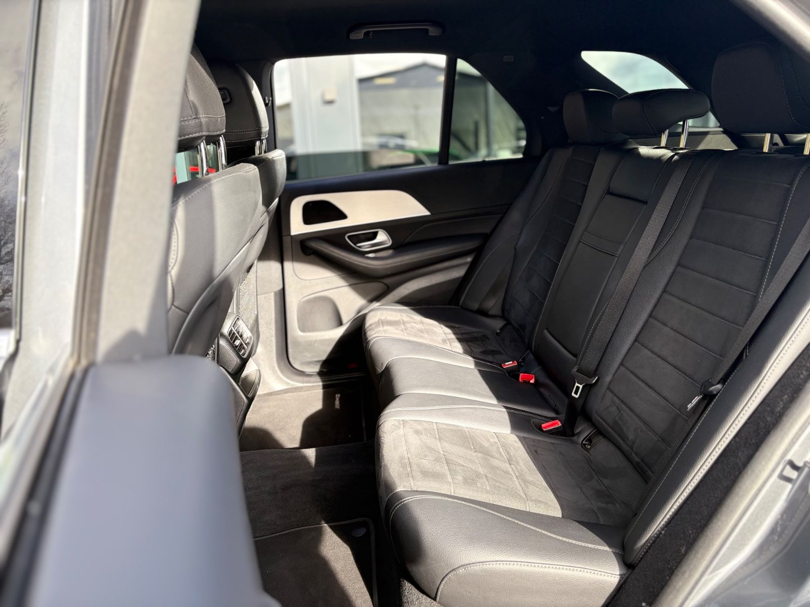 Fahrzeugabbildung Mercedes-Benz GLE 450 4M AMG-LINE*AIRMATIC*EL.AHK*DISTRONIC*