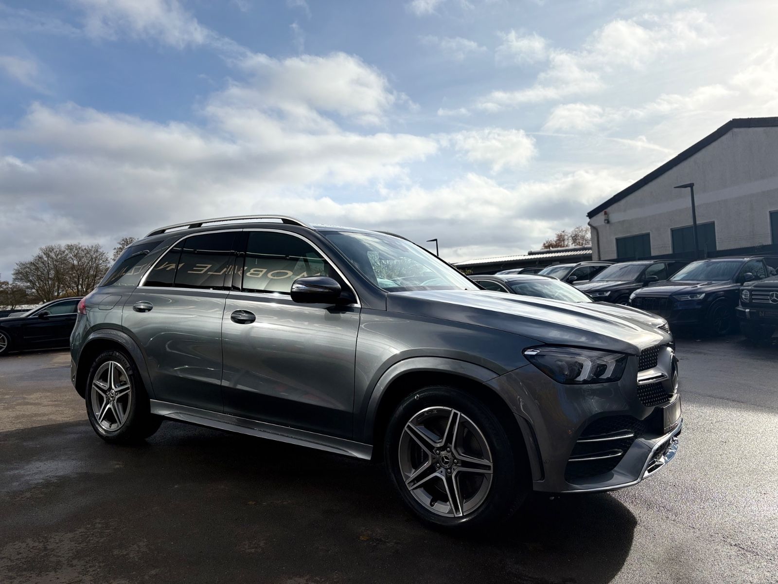 Fahrzeugabbildung Mercedes-Benz GLE 450 4M AMG-LINE*AIRMATIC*EL.AHK*DISTRONIC*