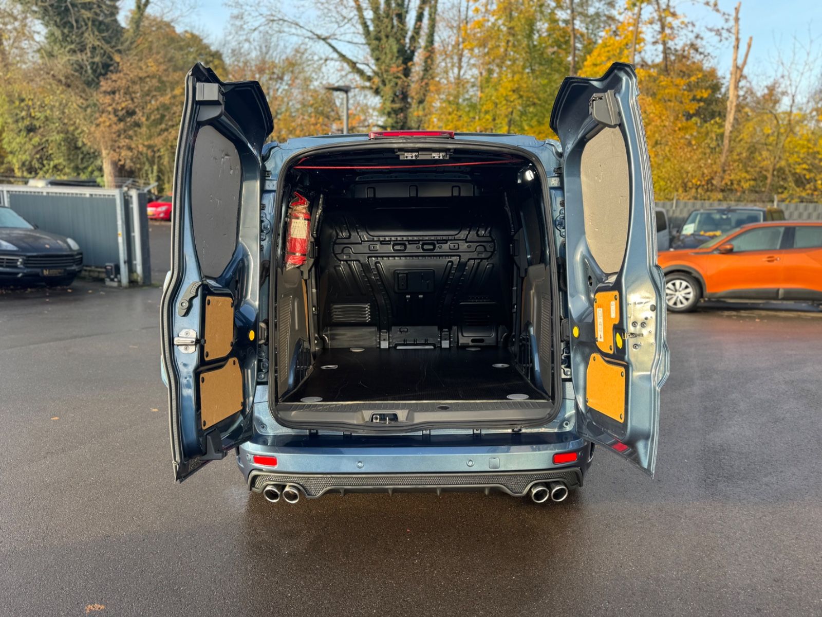 Fahrzeugabbildung Ford TRANSIT CONNECT LIMITED MS RT-SPORT*R-KAMERA*