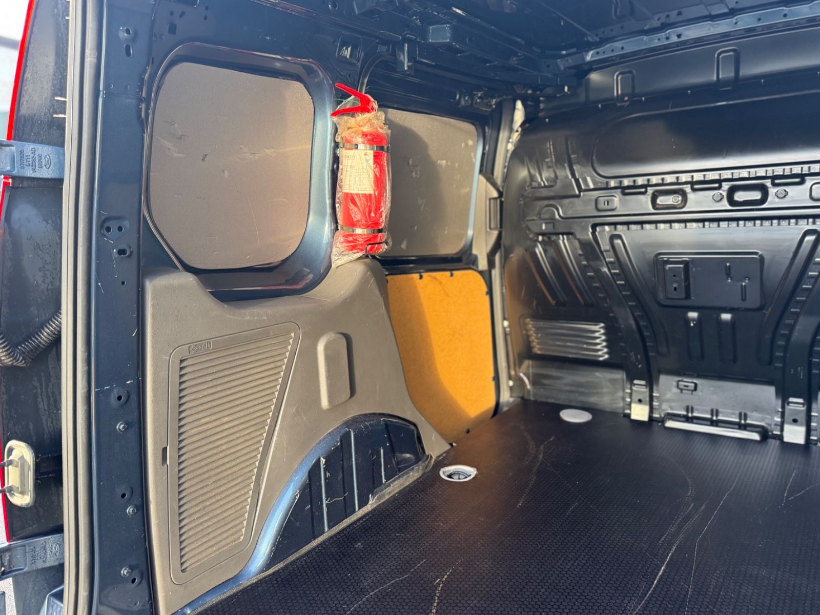 Fahrzeugabbildung Ford TRANSIT CONNECT LIMITED MS RT-SPORT*R-KAMERA*