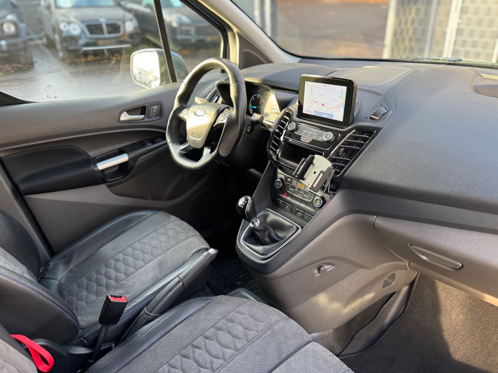 Fahrzeugabbildung Ford TRANSIT CONNECT LIMITED MS RT-SPORT*R-KAMERA*